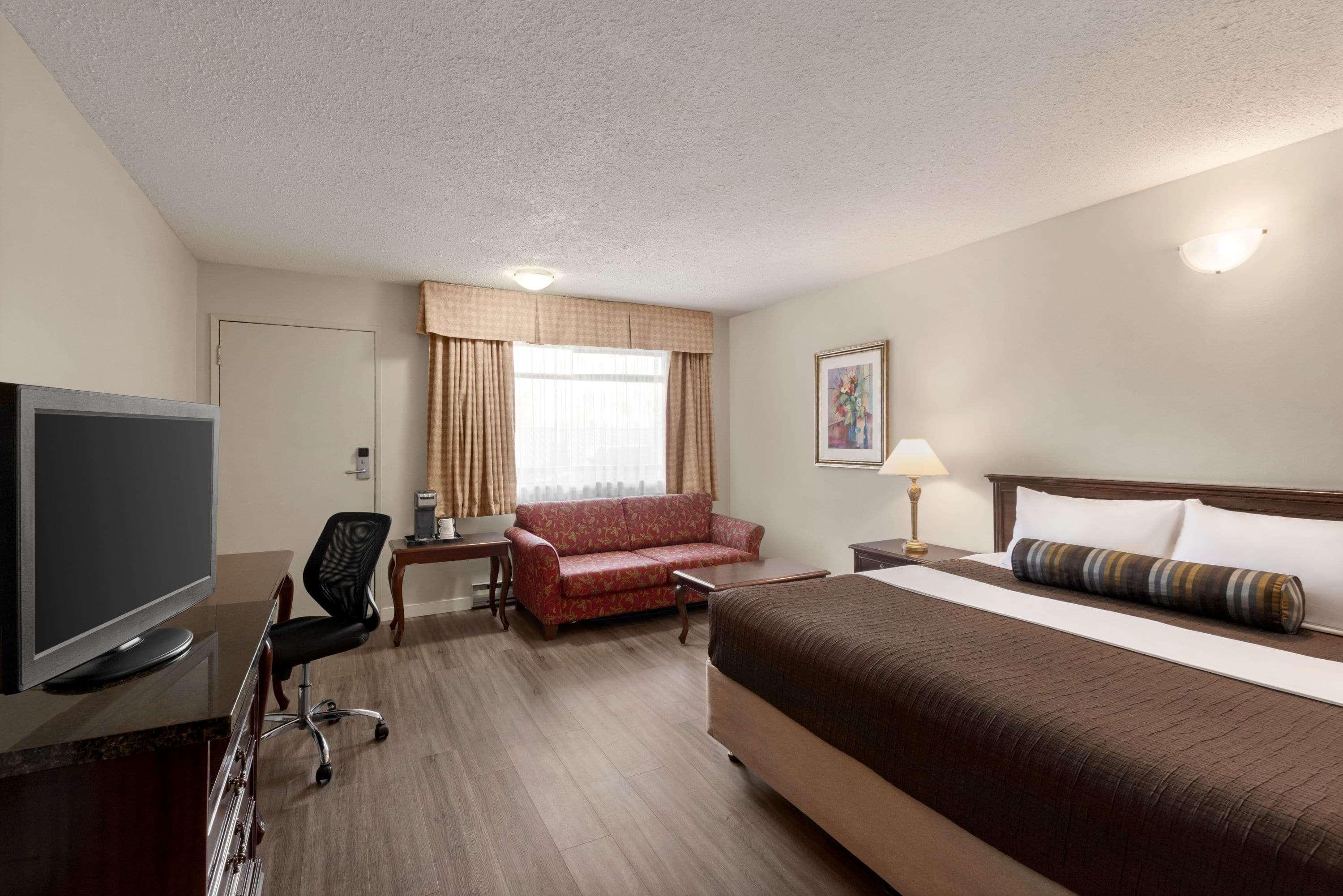 Room Queen Bed Non Smoking