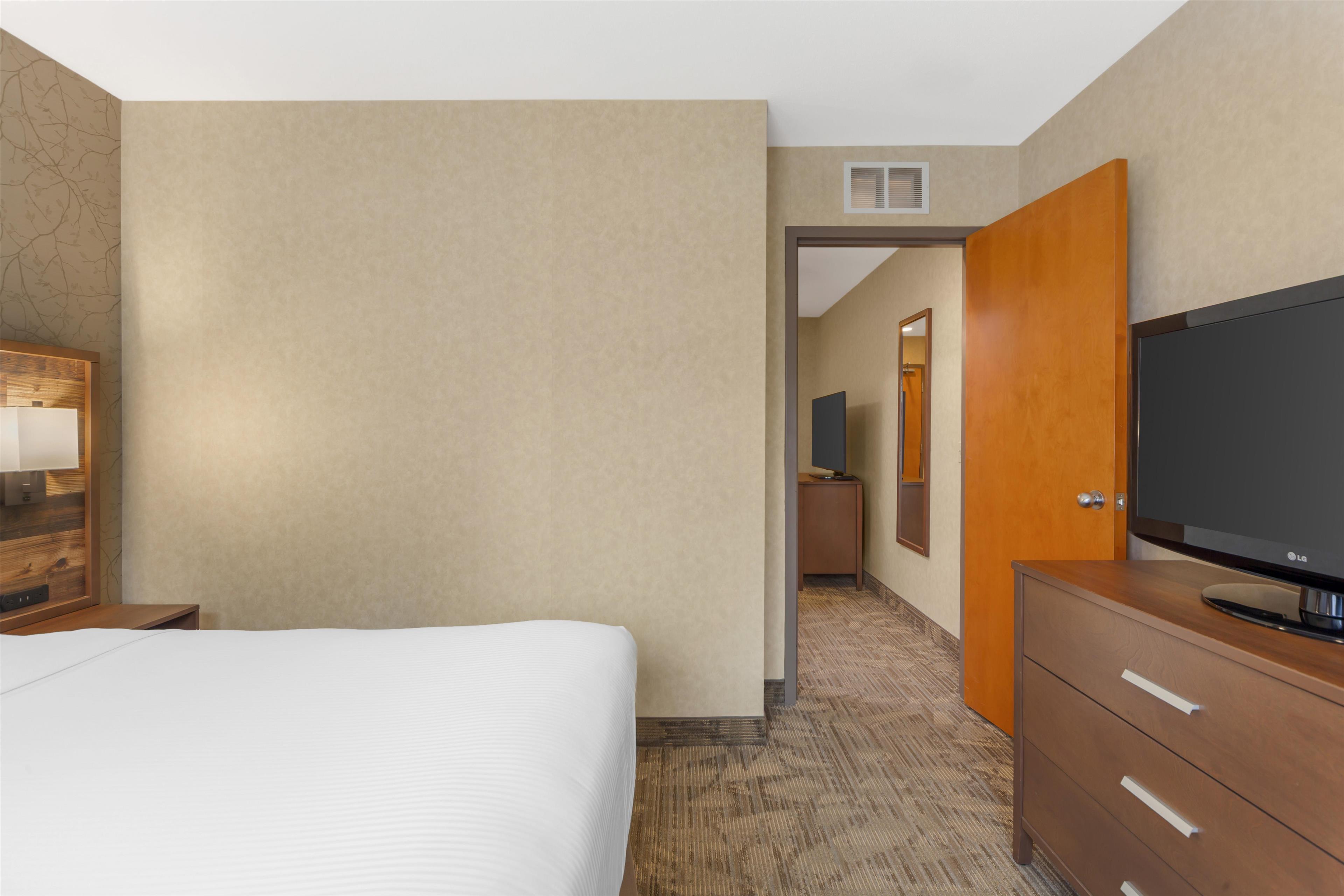 Suite Queen Size Bed