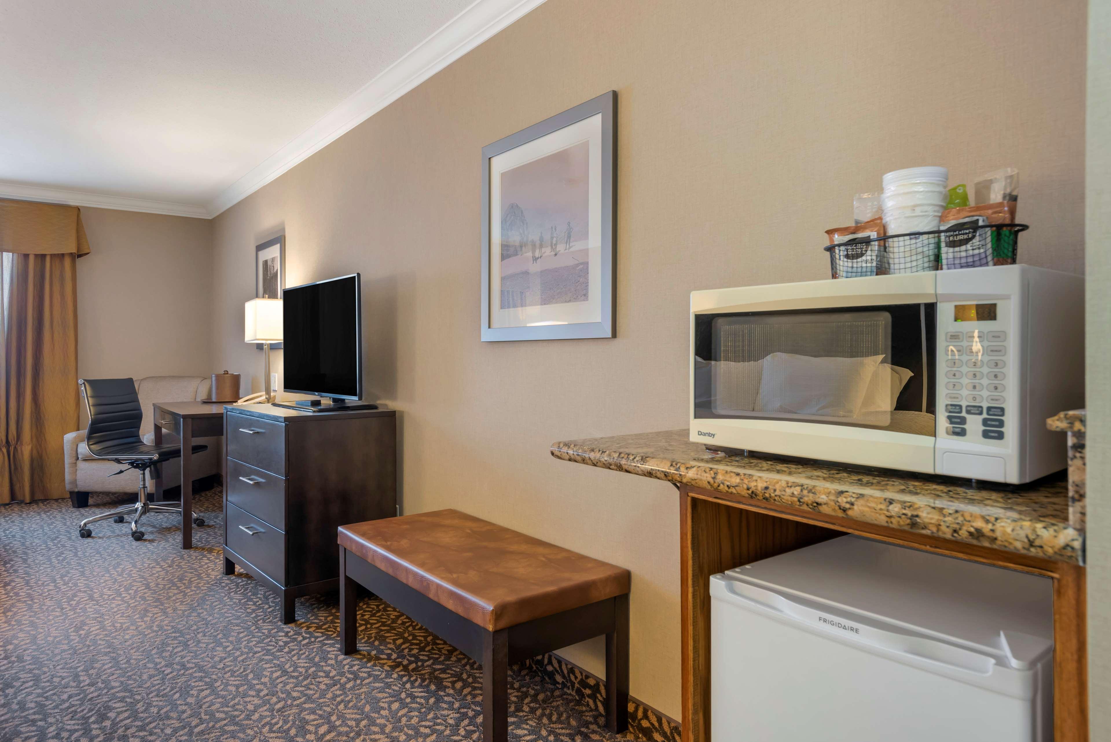 Suite Two Queen Beds