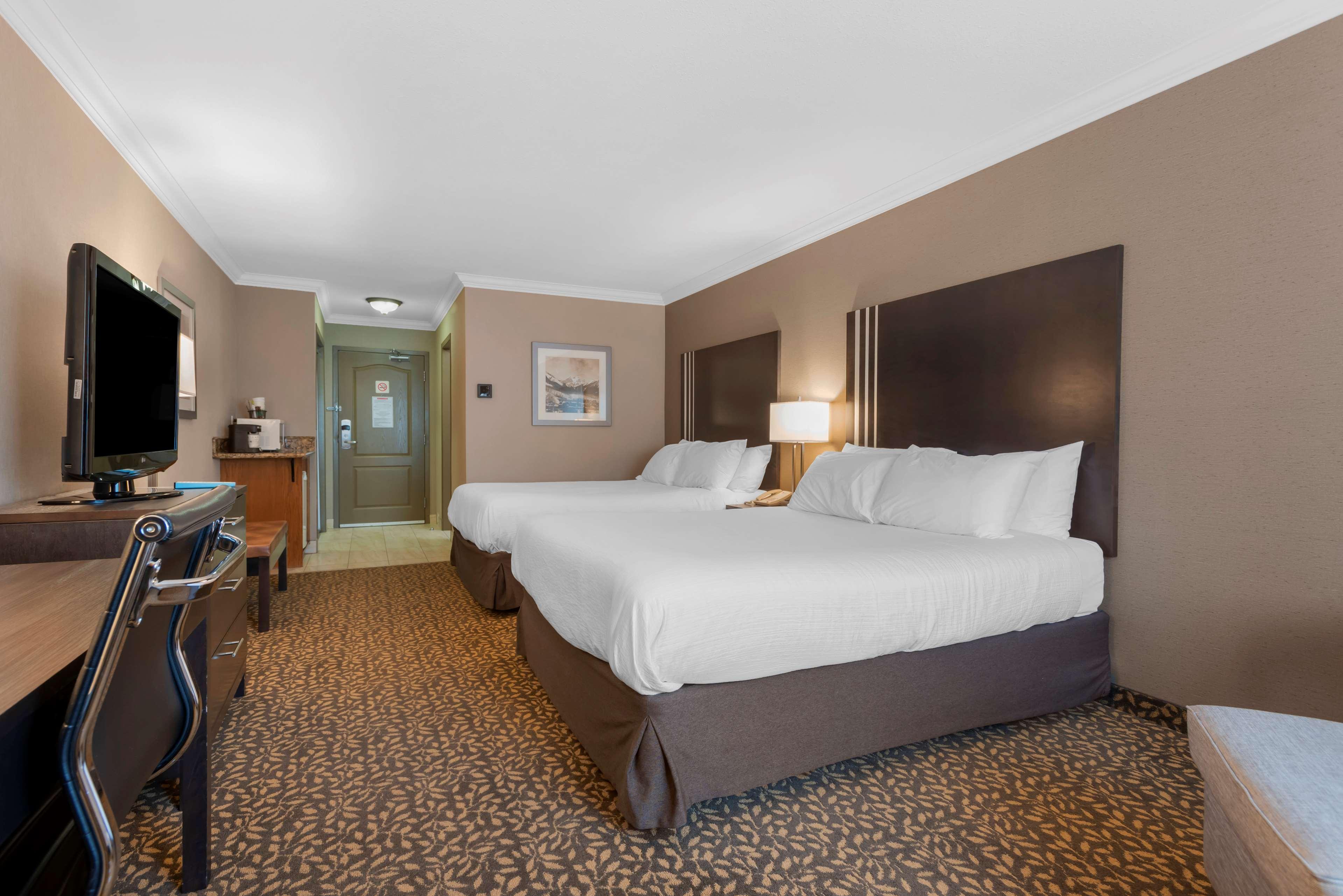 Suite Two Queen Beds