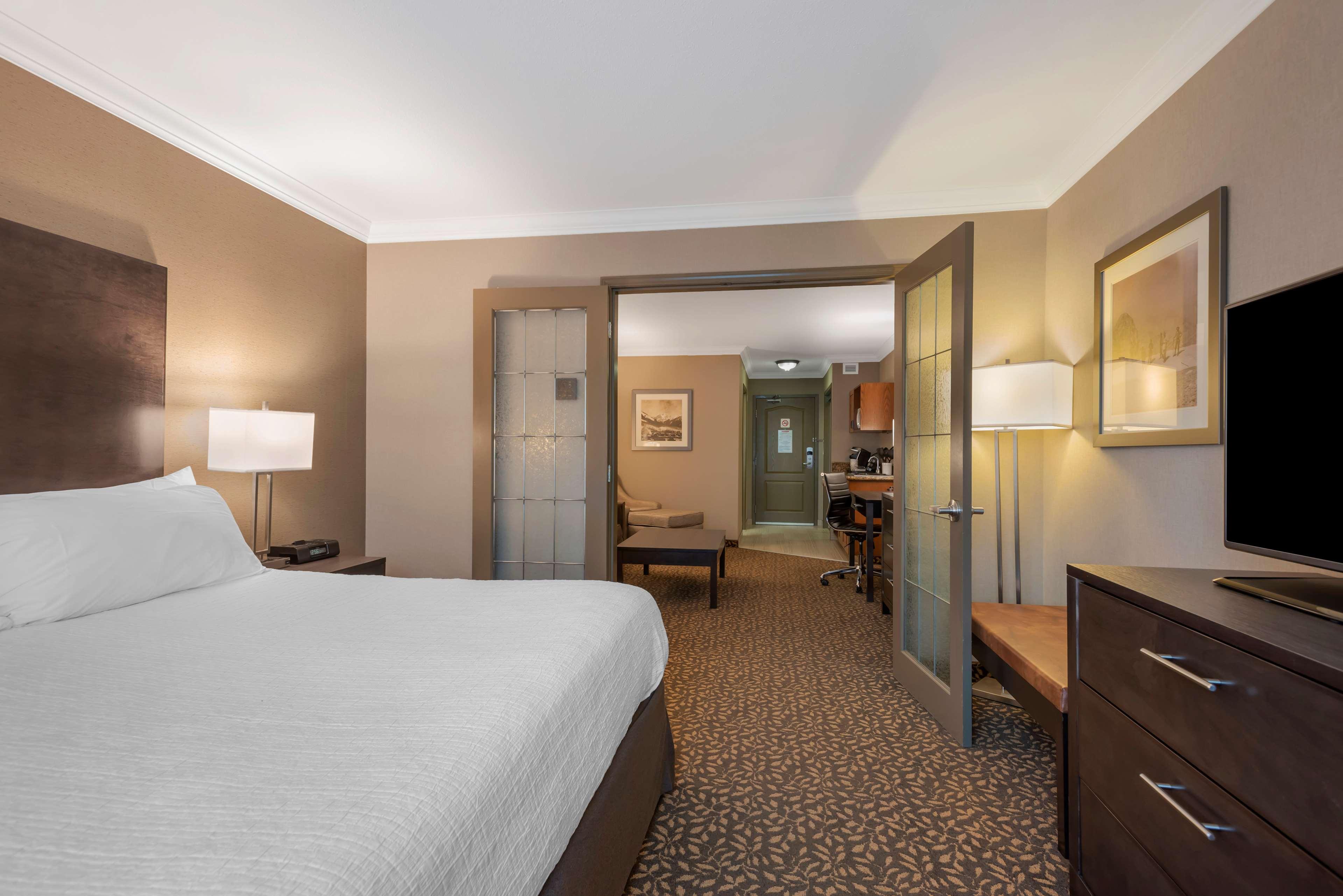 Suite Business King Bed