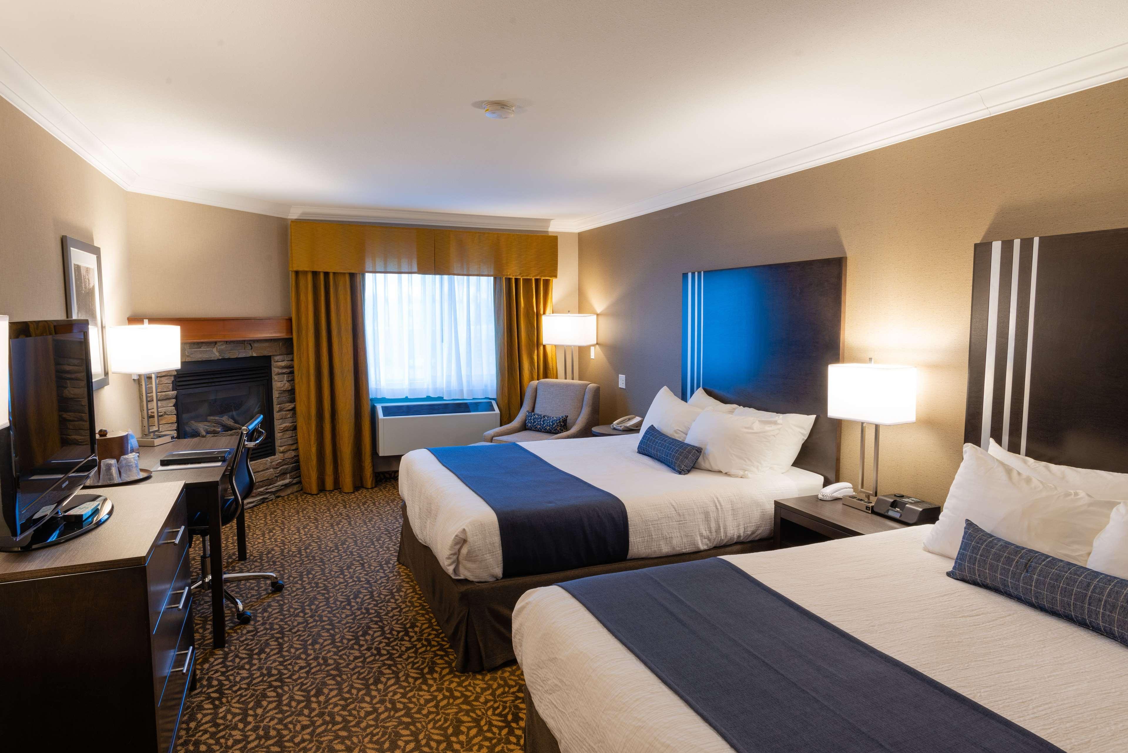 Quadruple Two Queen Beds