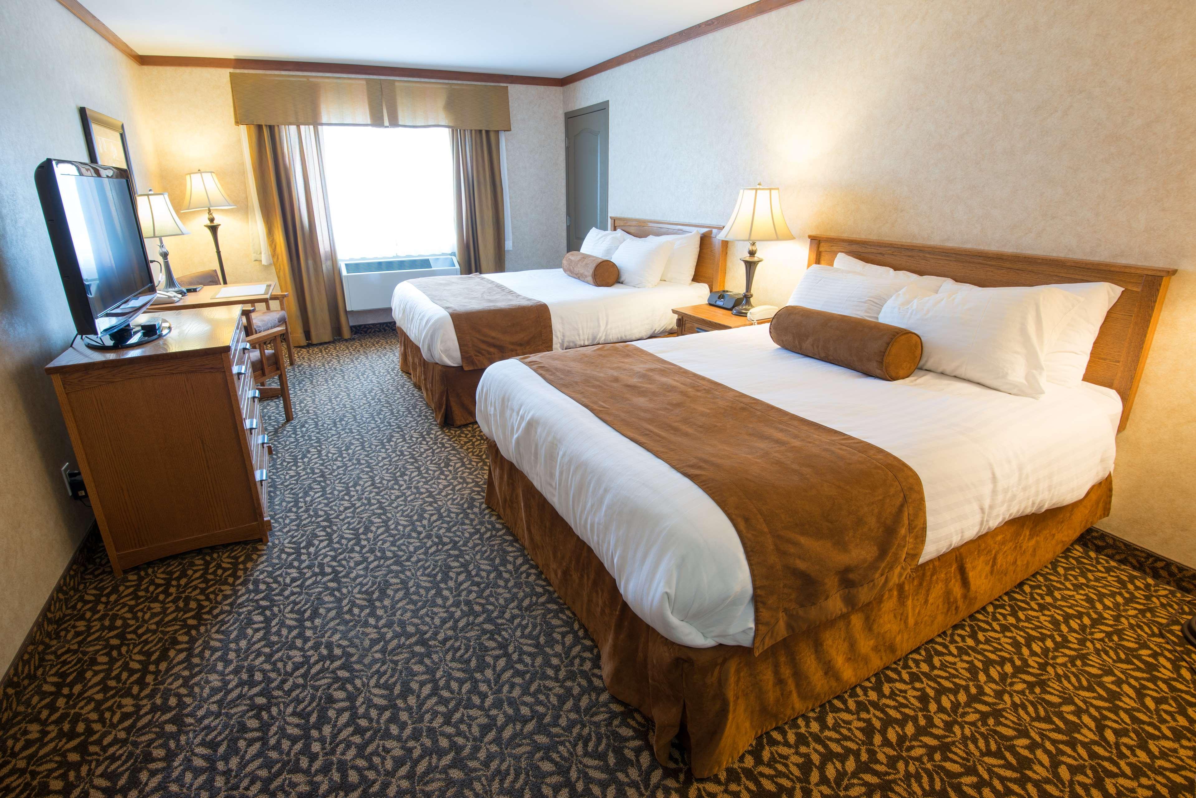 Suite Two Queen Beds