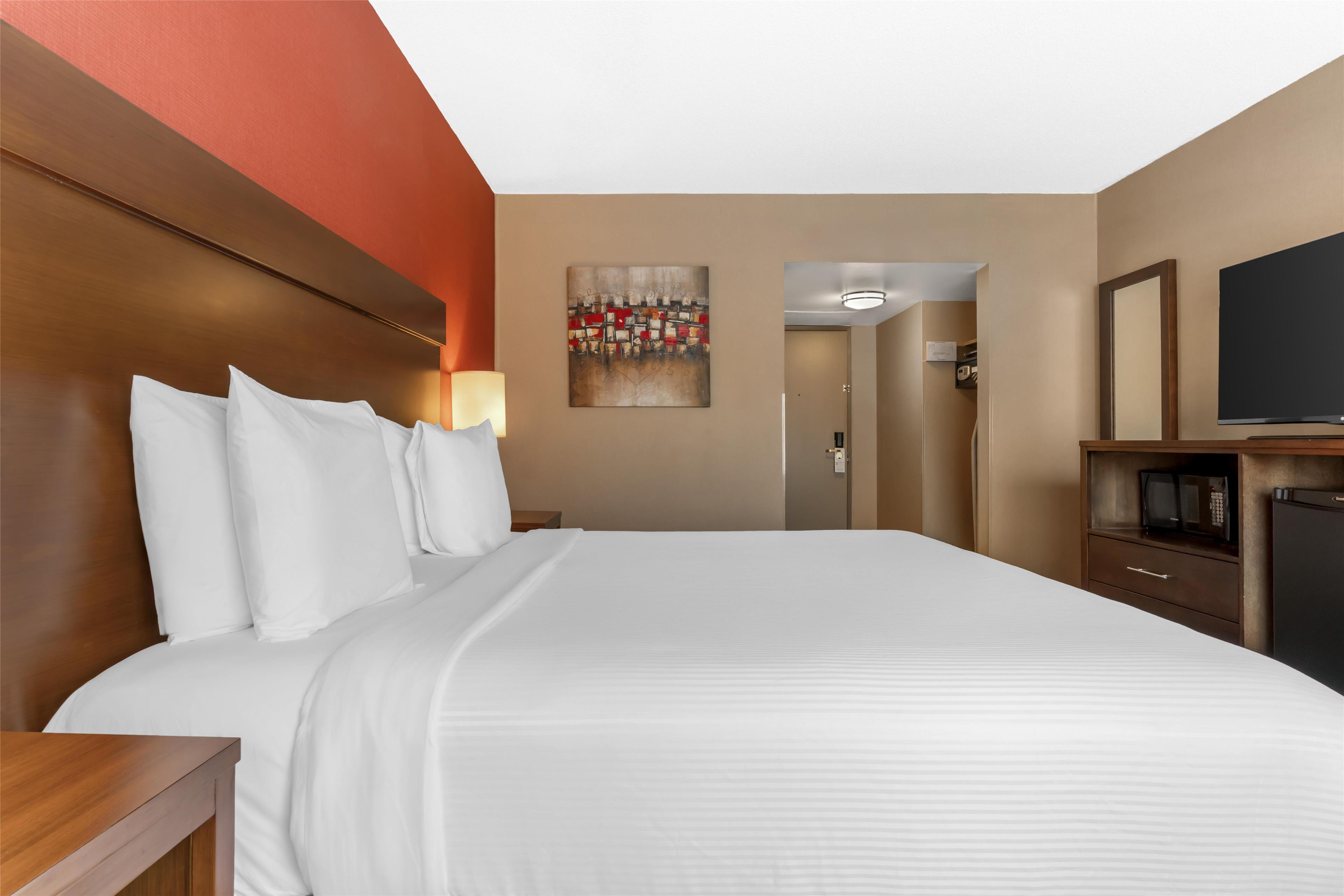 Suite King Bed with Jacuzzi