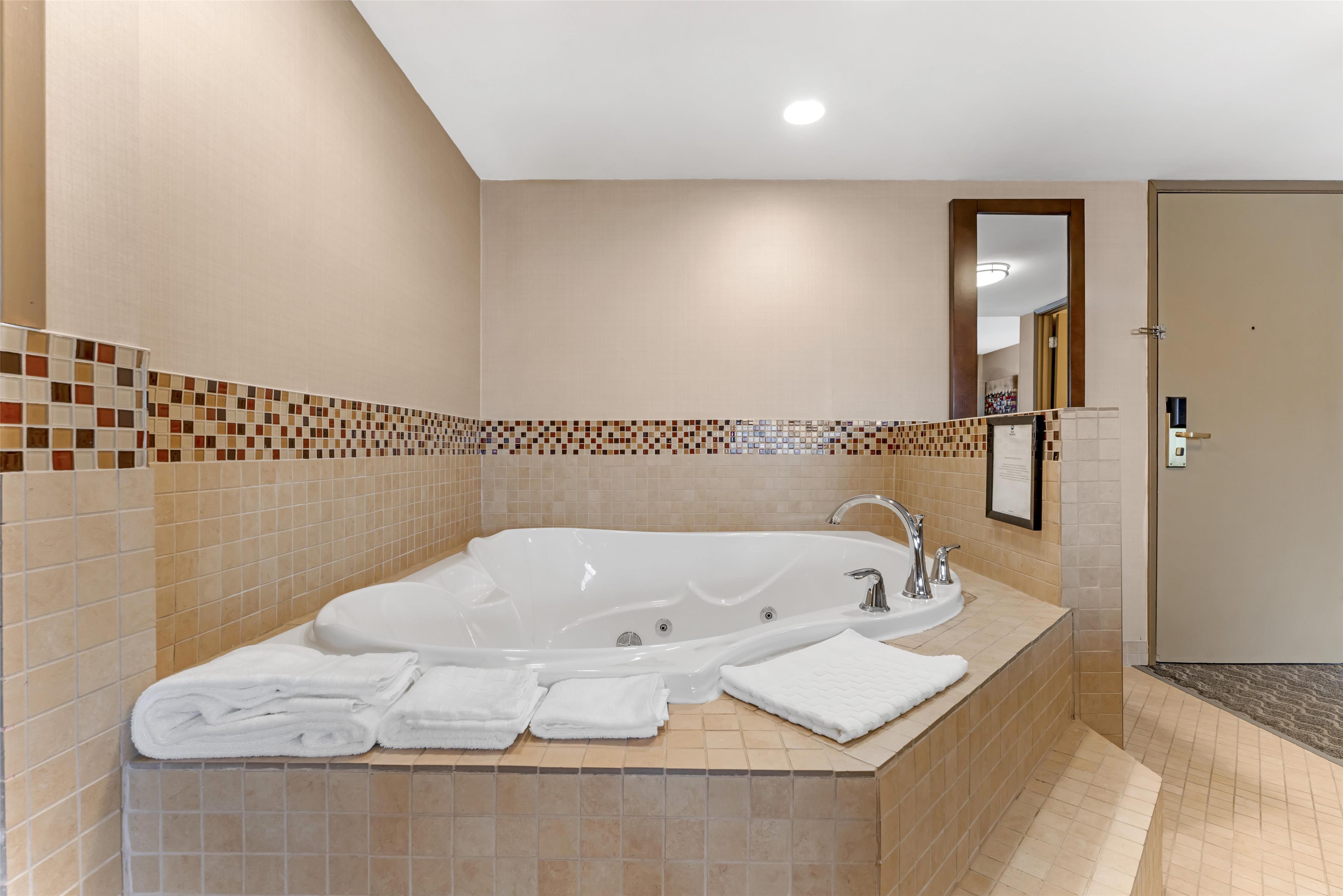 Suite King Bed with Jacuzzi