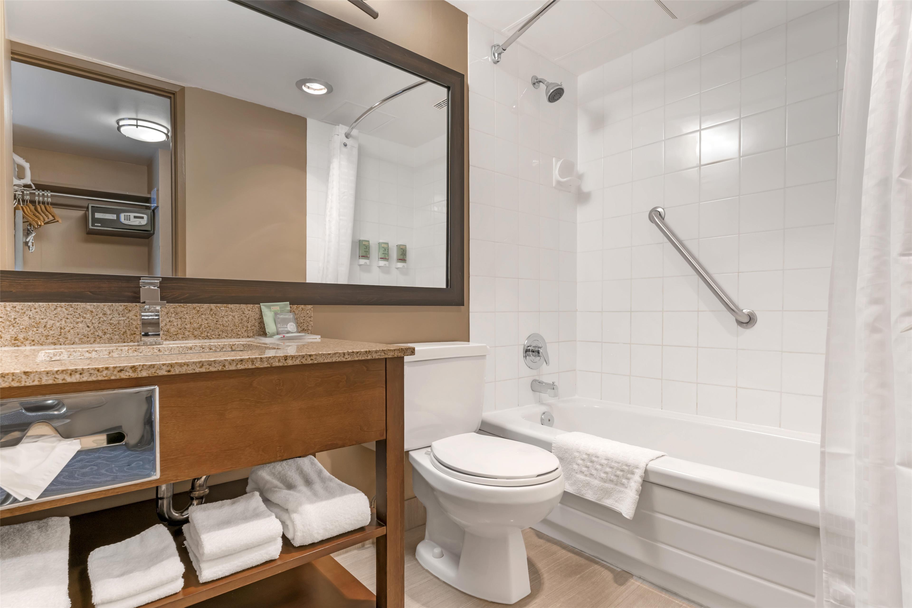 Suite King Bed with Jacuzzi