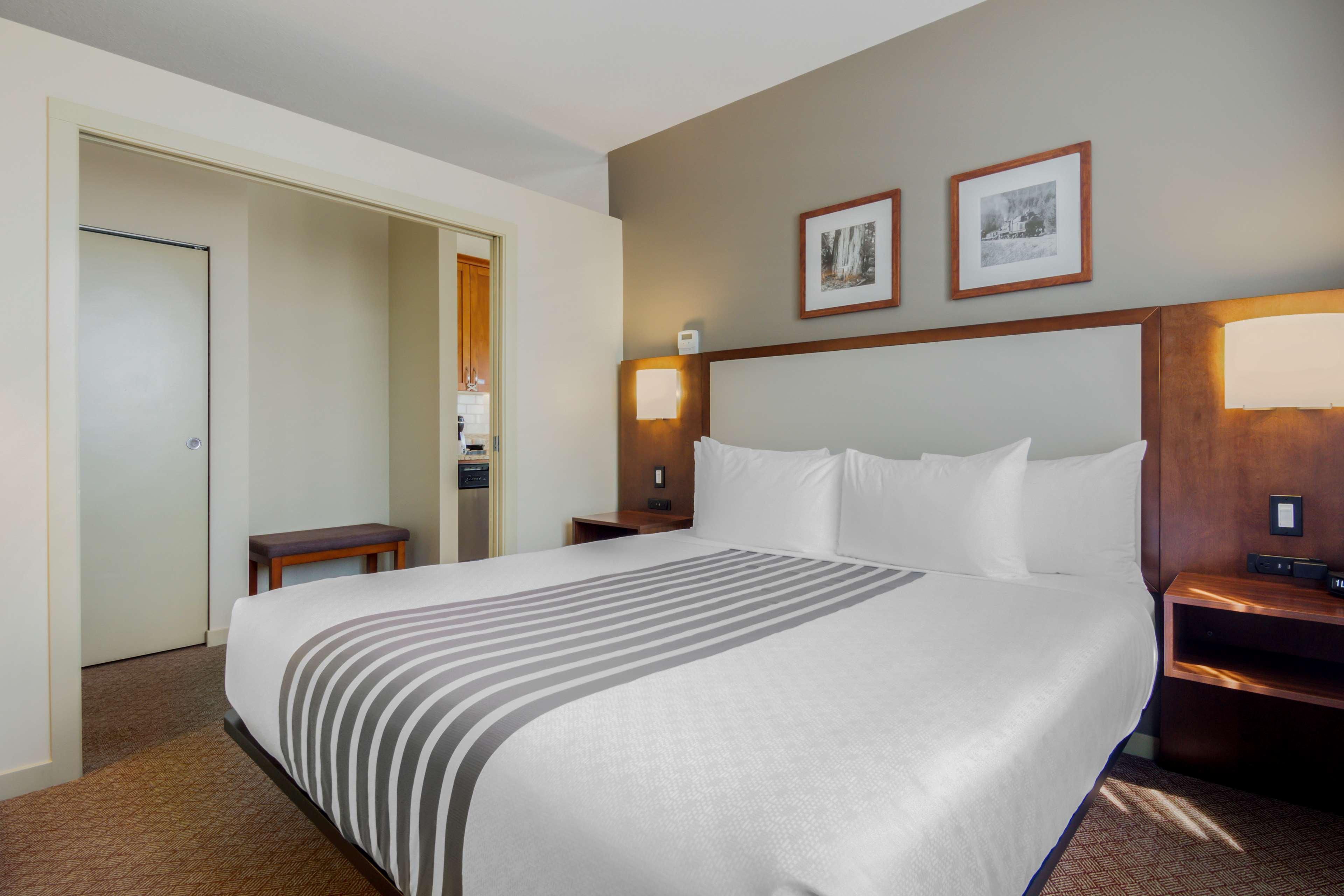 Double Accessible-queen Size Bed