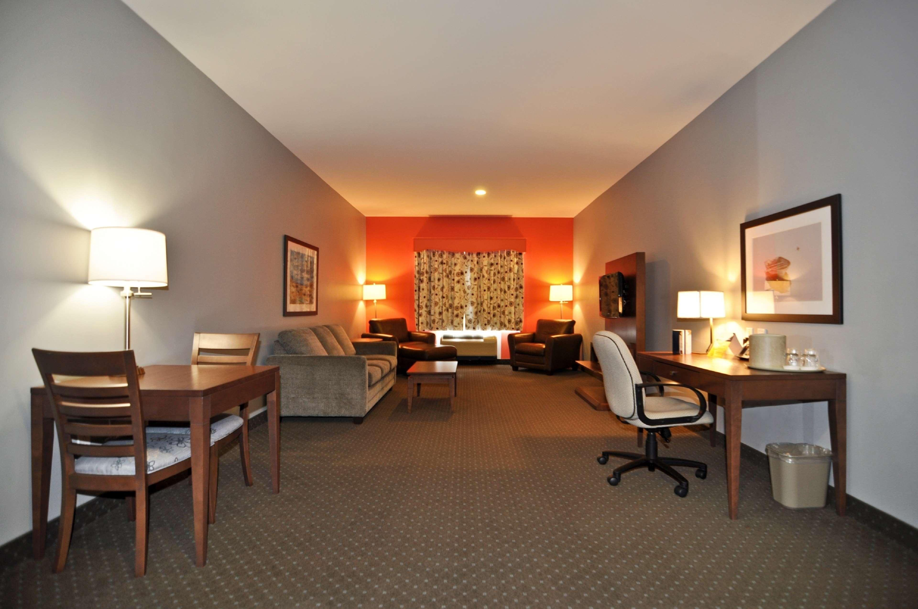 Suite Two Queen Beds