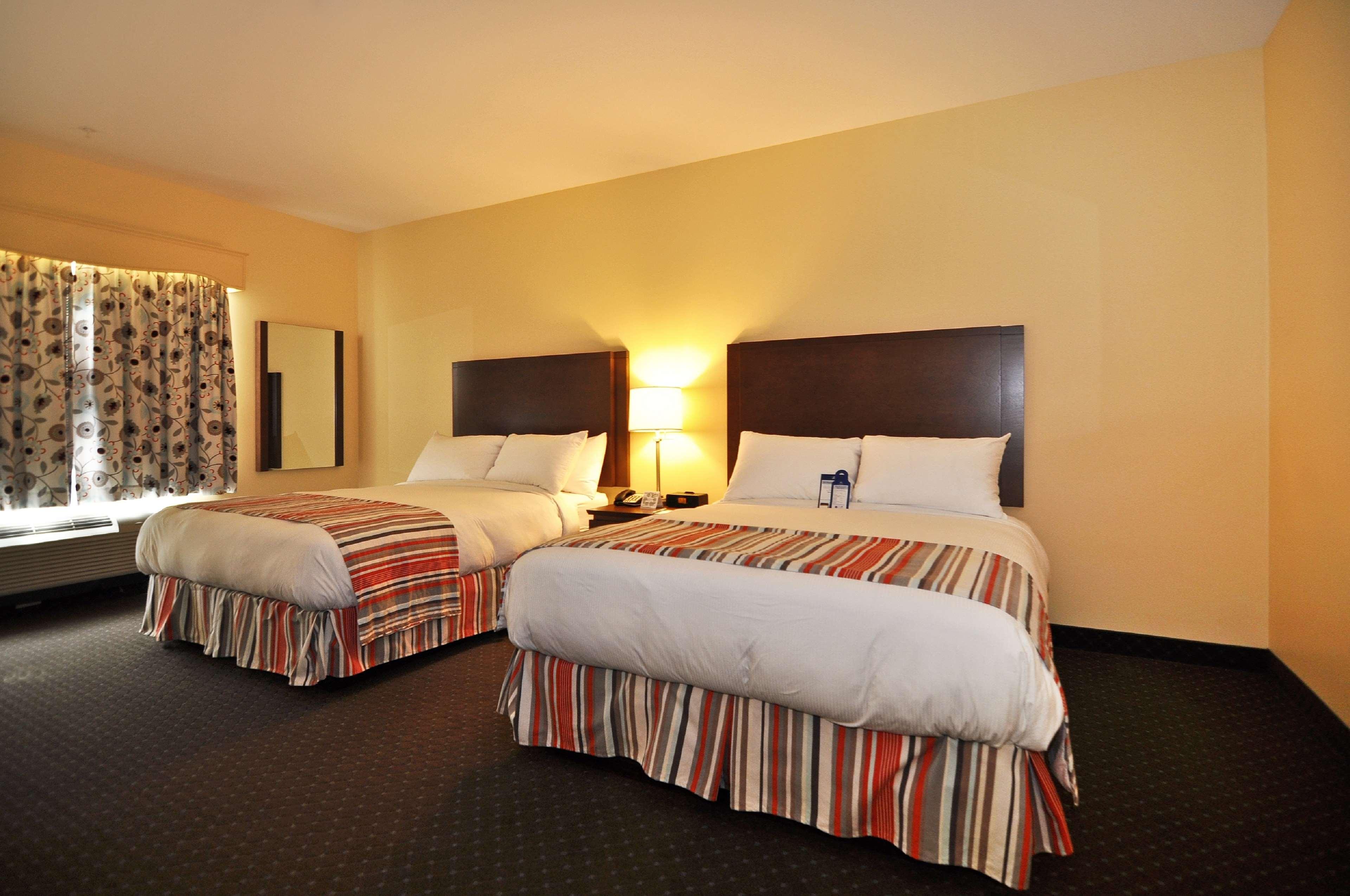 Suite Two Queen Beds