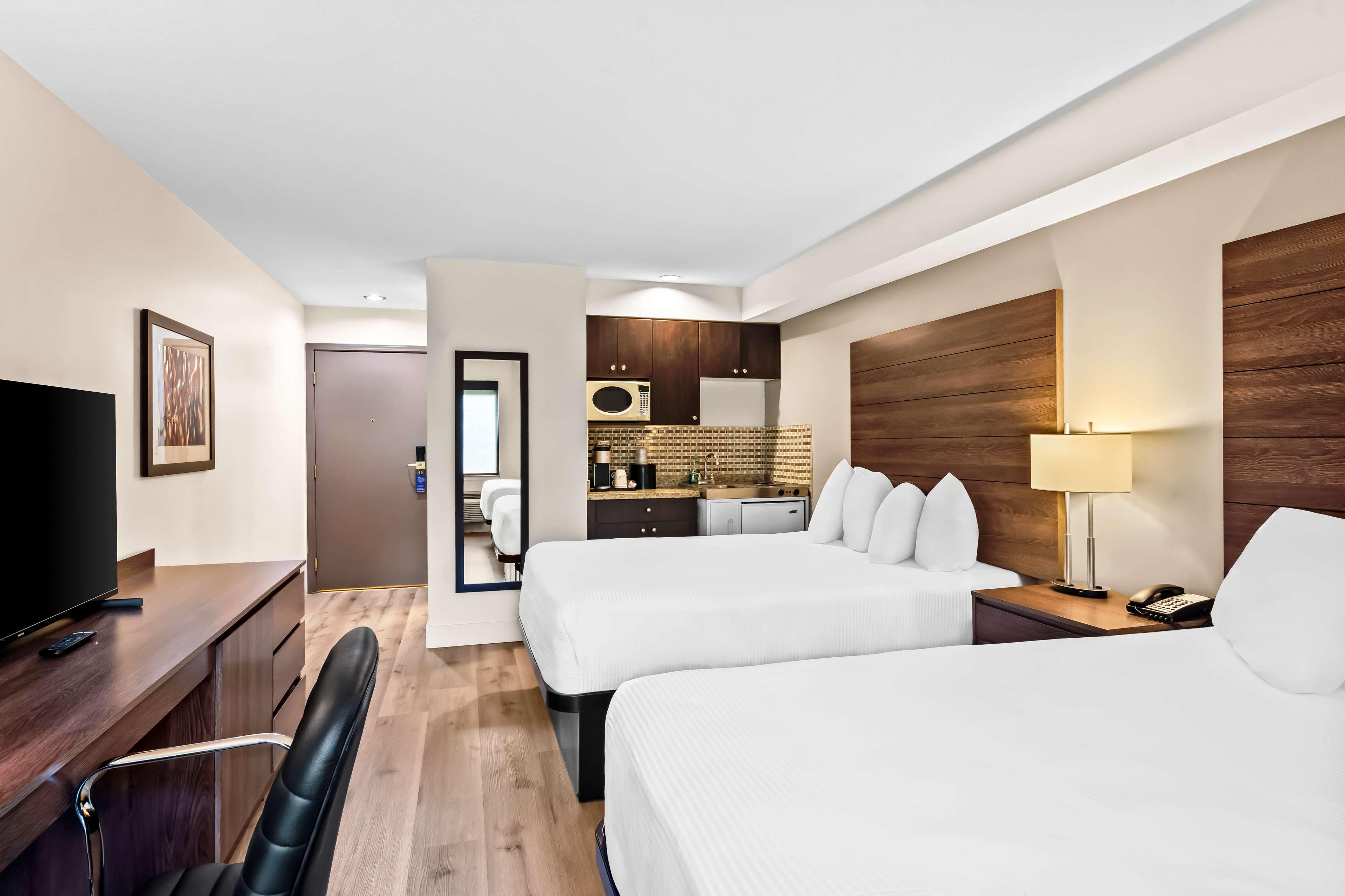 Double Two Queen Beds