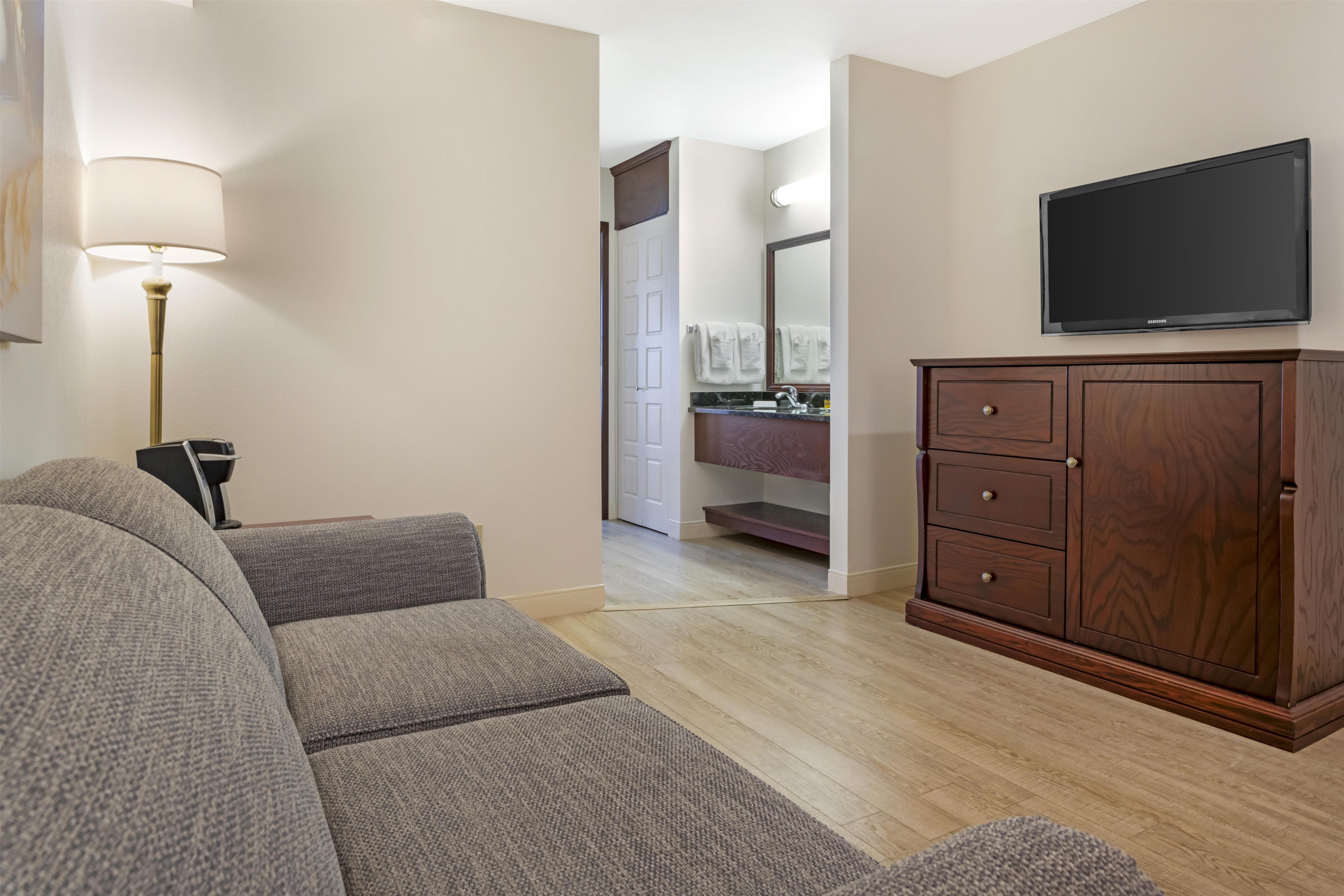 Suite Queen Bed Non Smoking