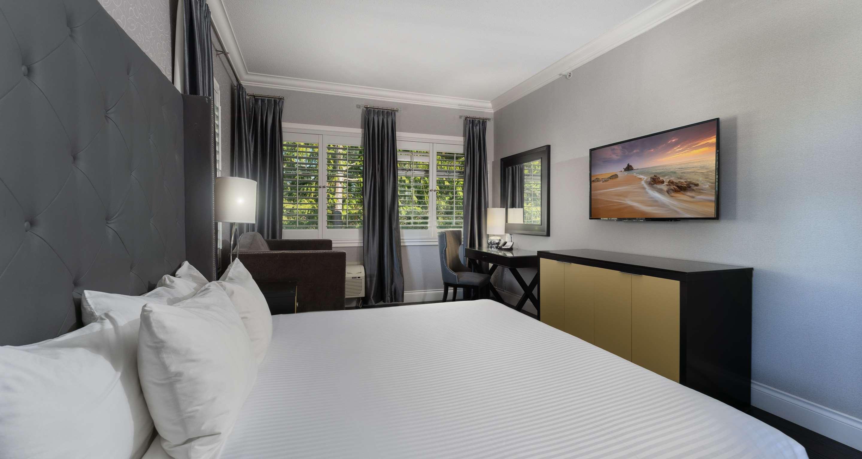 Double with Kitchenette with Views