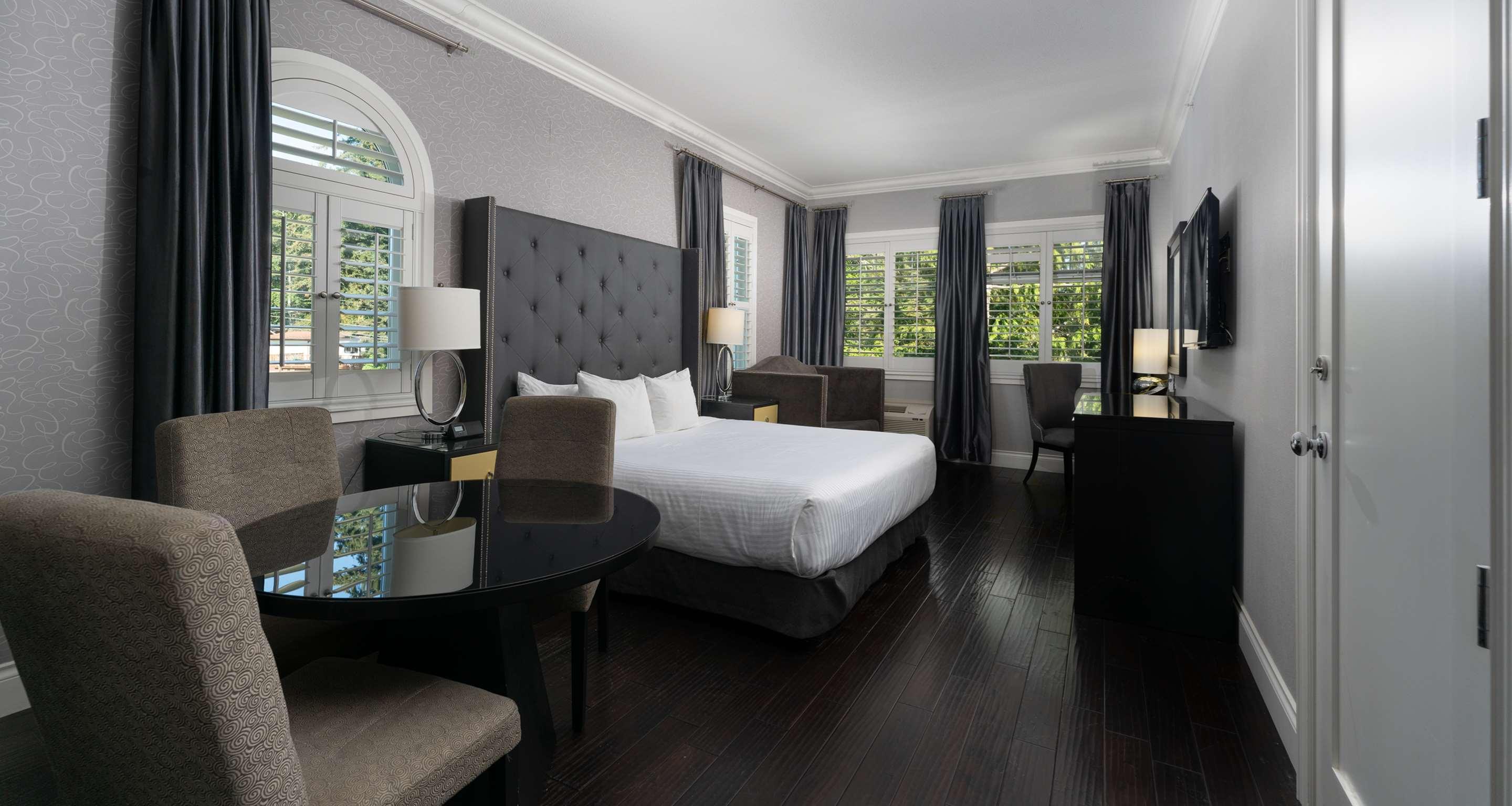 Double with Kitchenette with Views