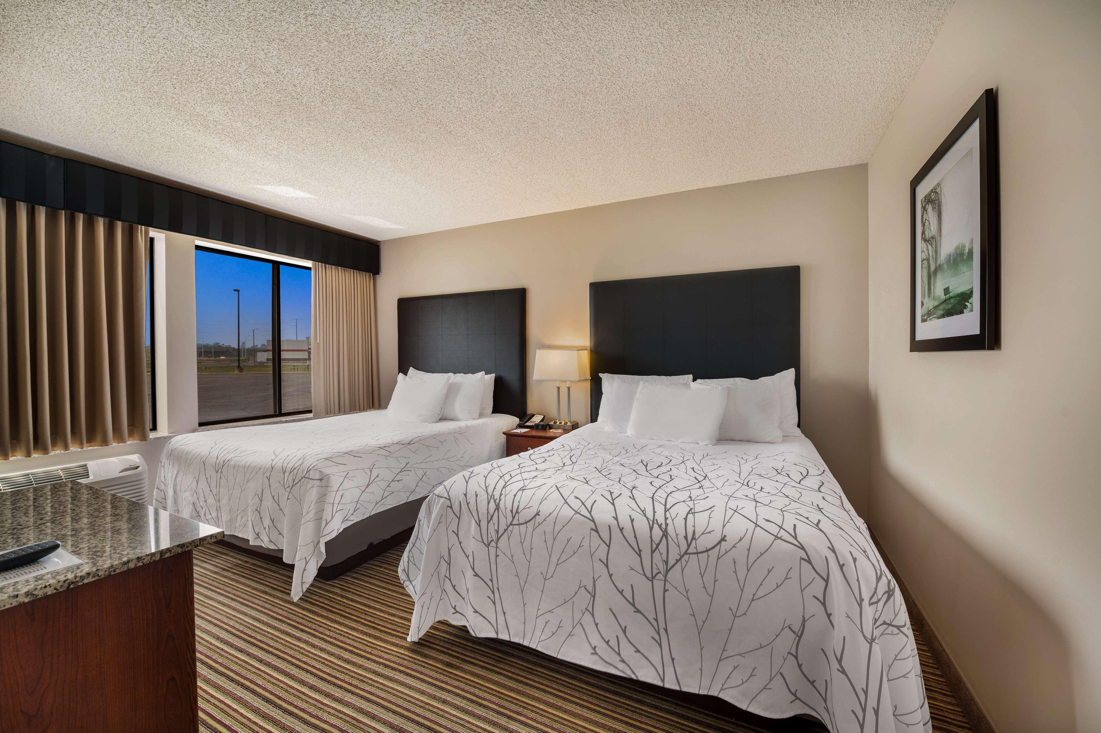 Suite Two Queen Beds Non Smoking