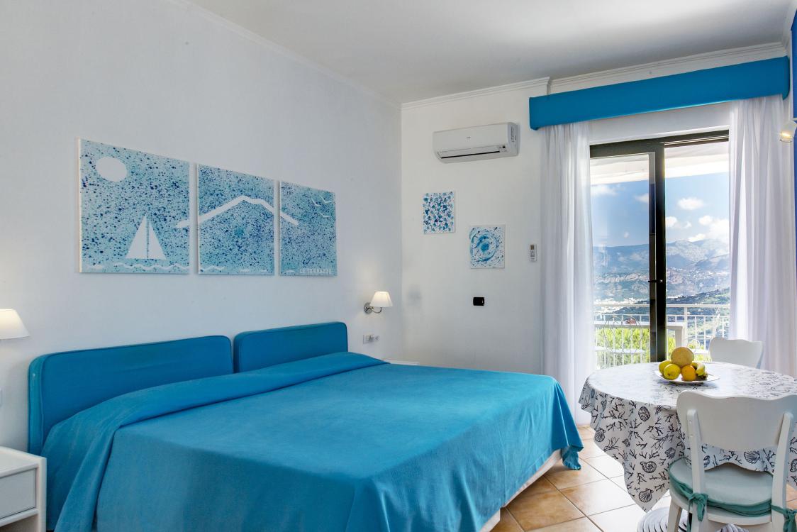 Studio with Balcony with Views