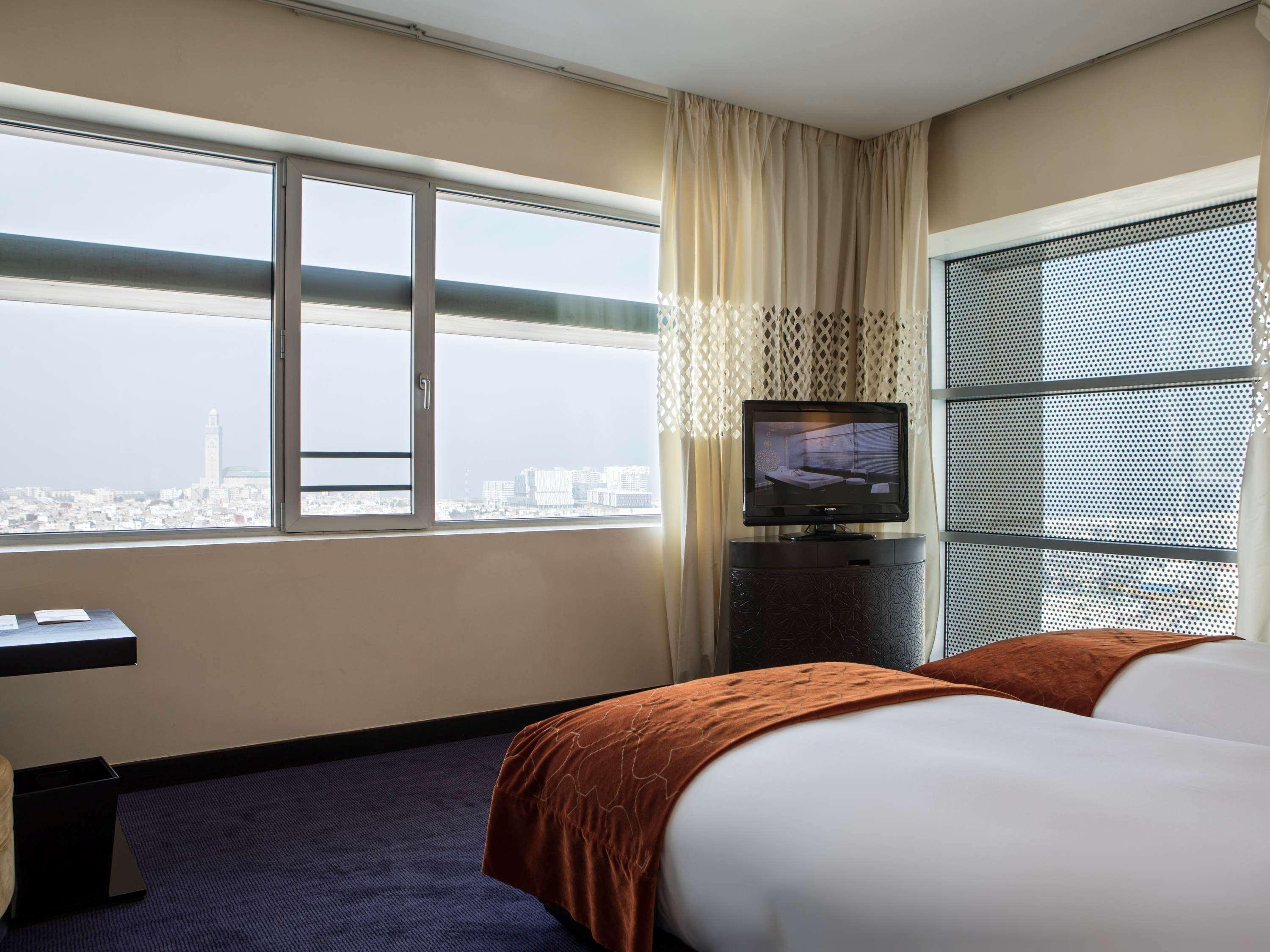 Single Deluxe King Bed