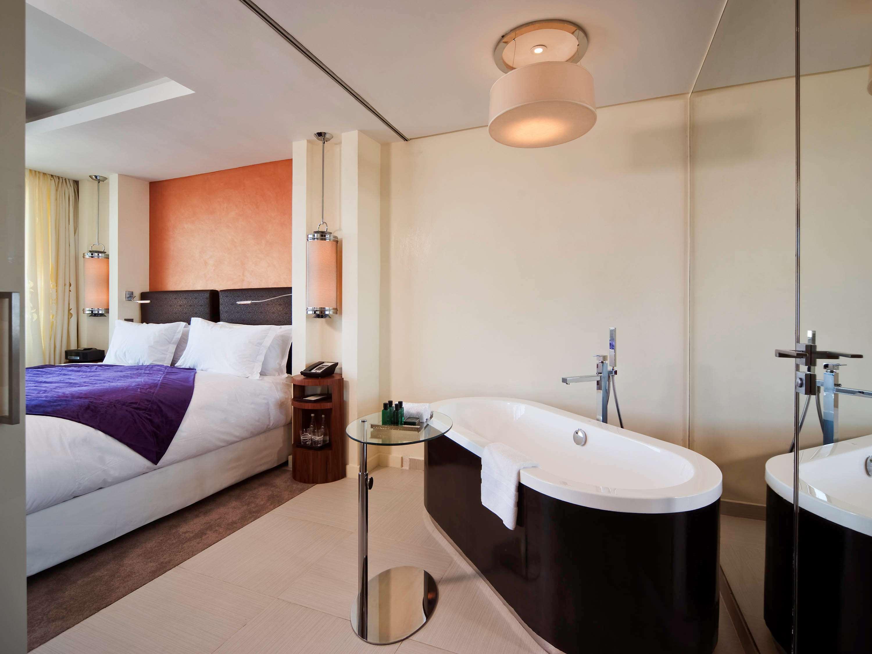 Junior Suite King Size Bed