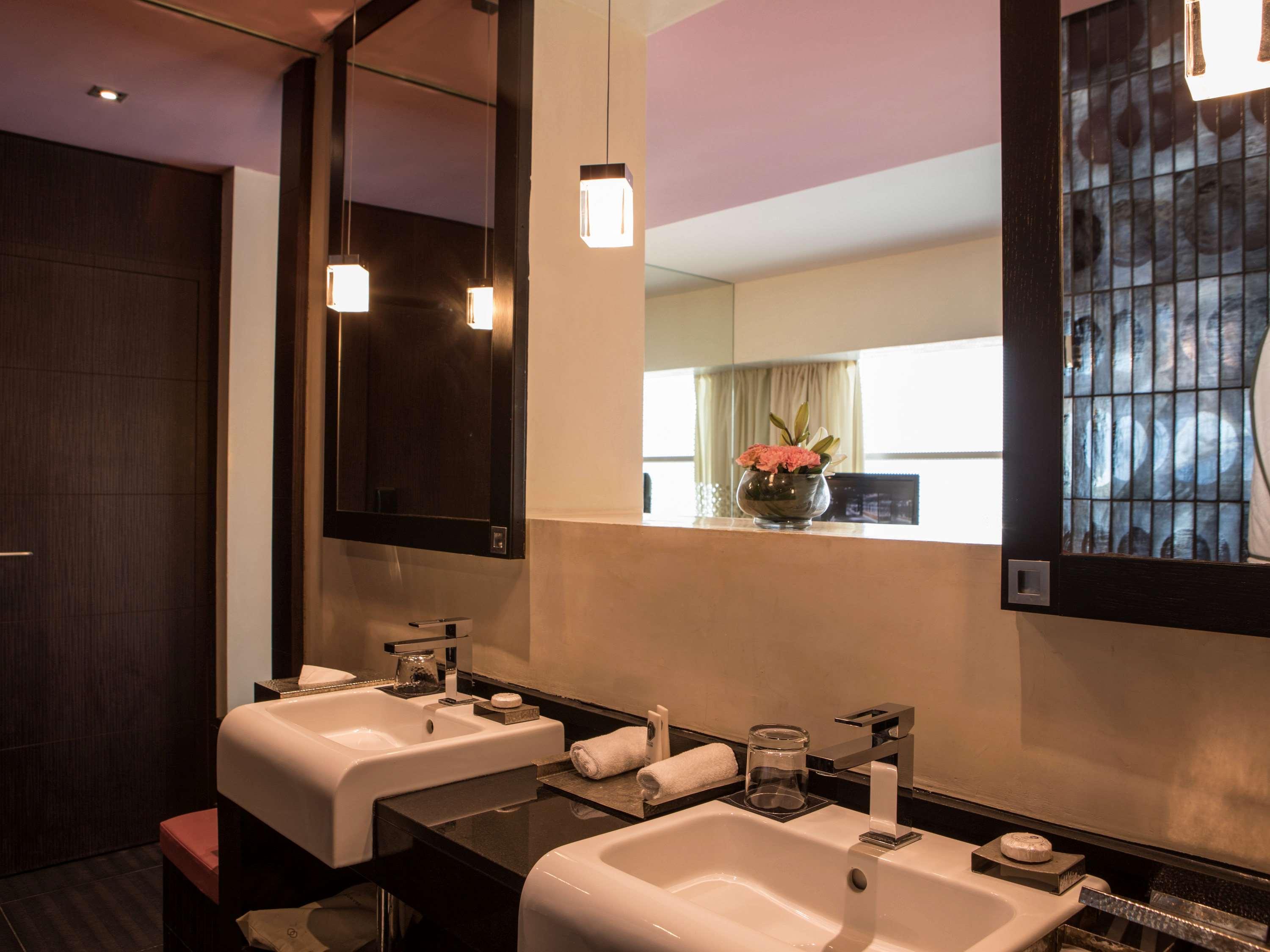 Single Superior King Bed