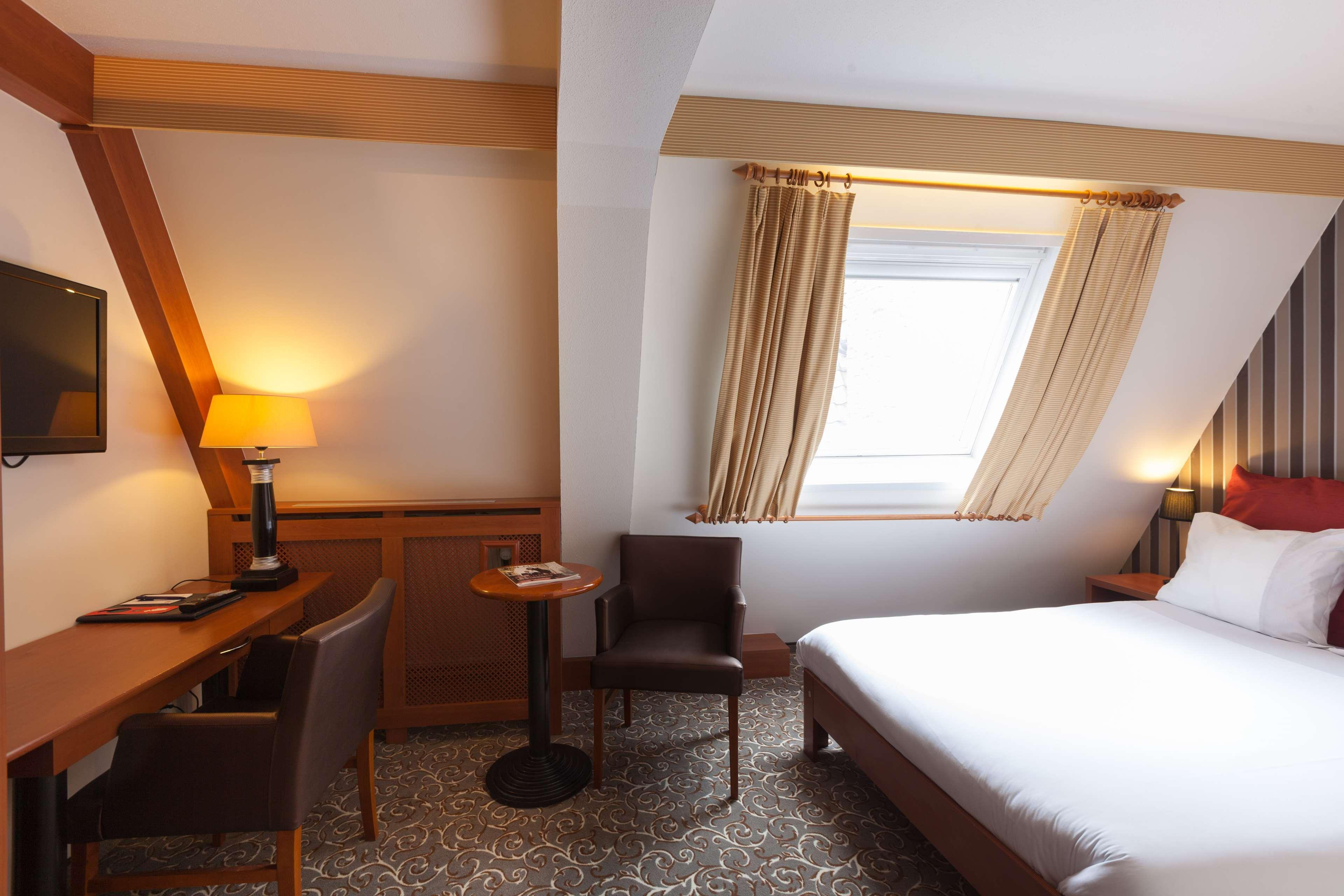 Double or Twin Economy