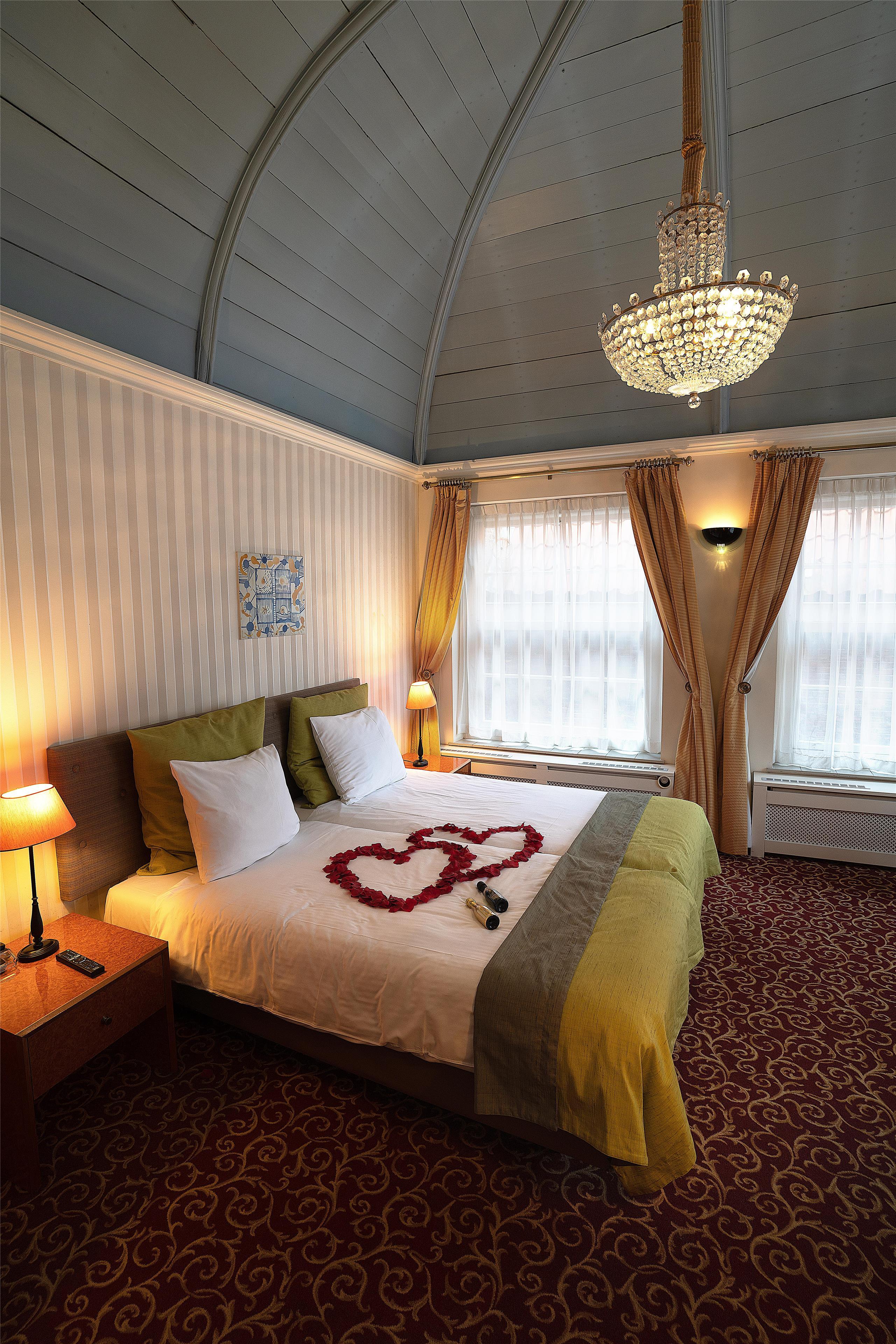 Double or Twin Deluxe