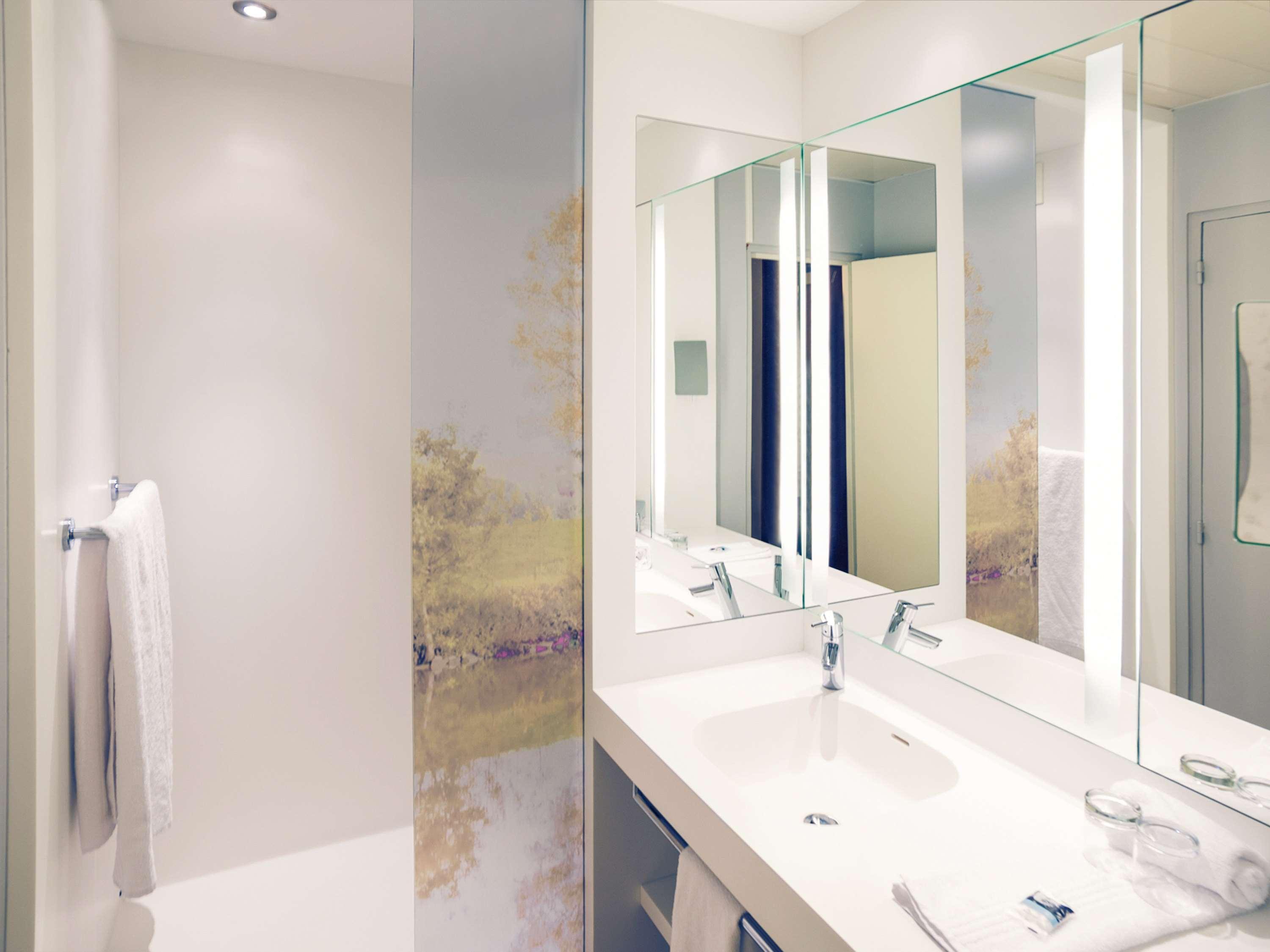 Family Room Superior King Bed