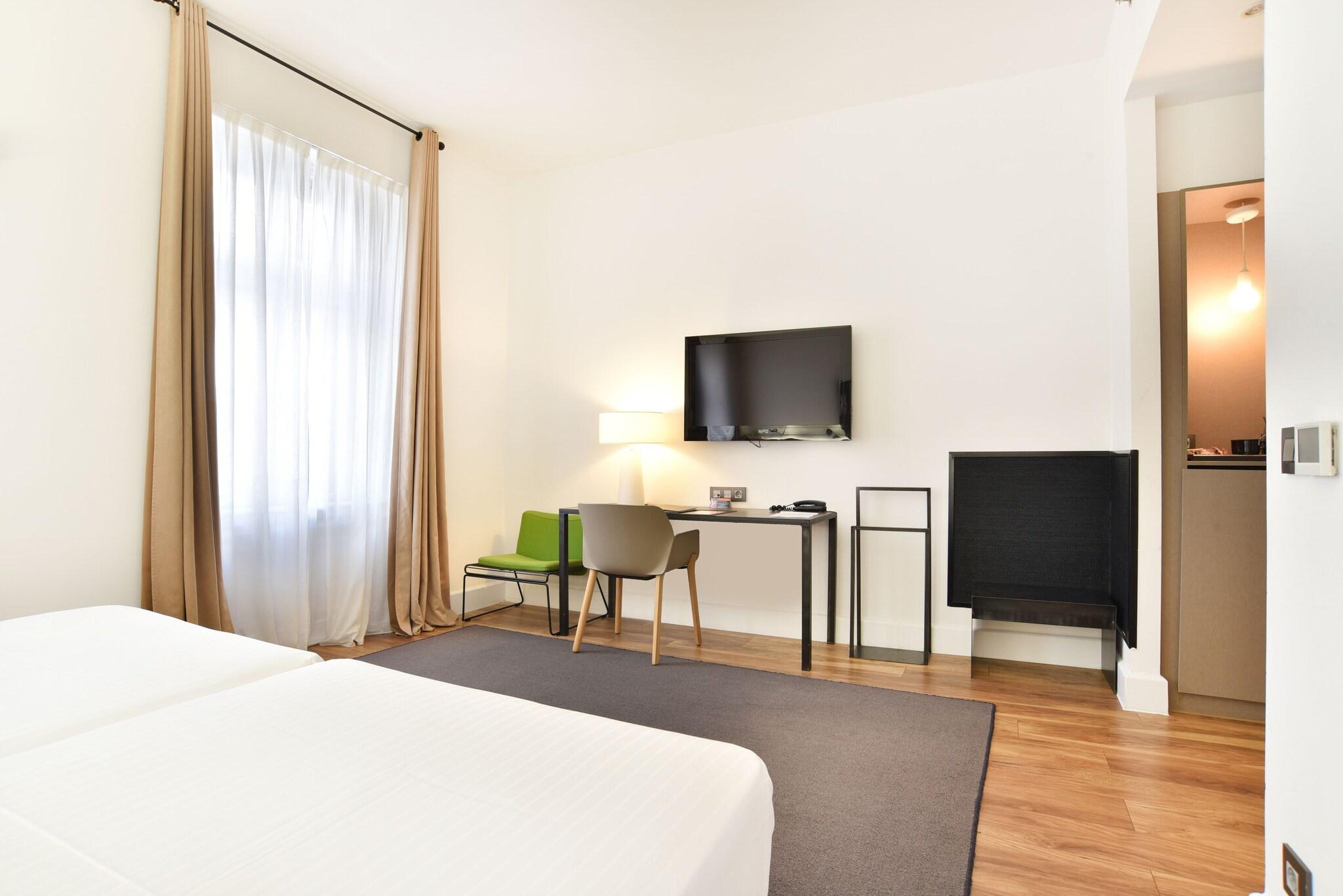 Quadruple Connecting Room