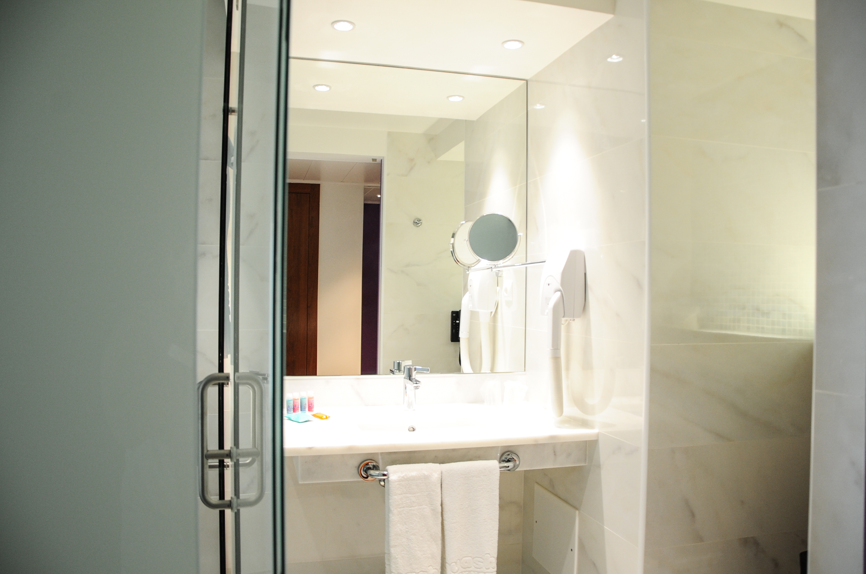 Family Room Capacity 6