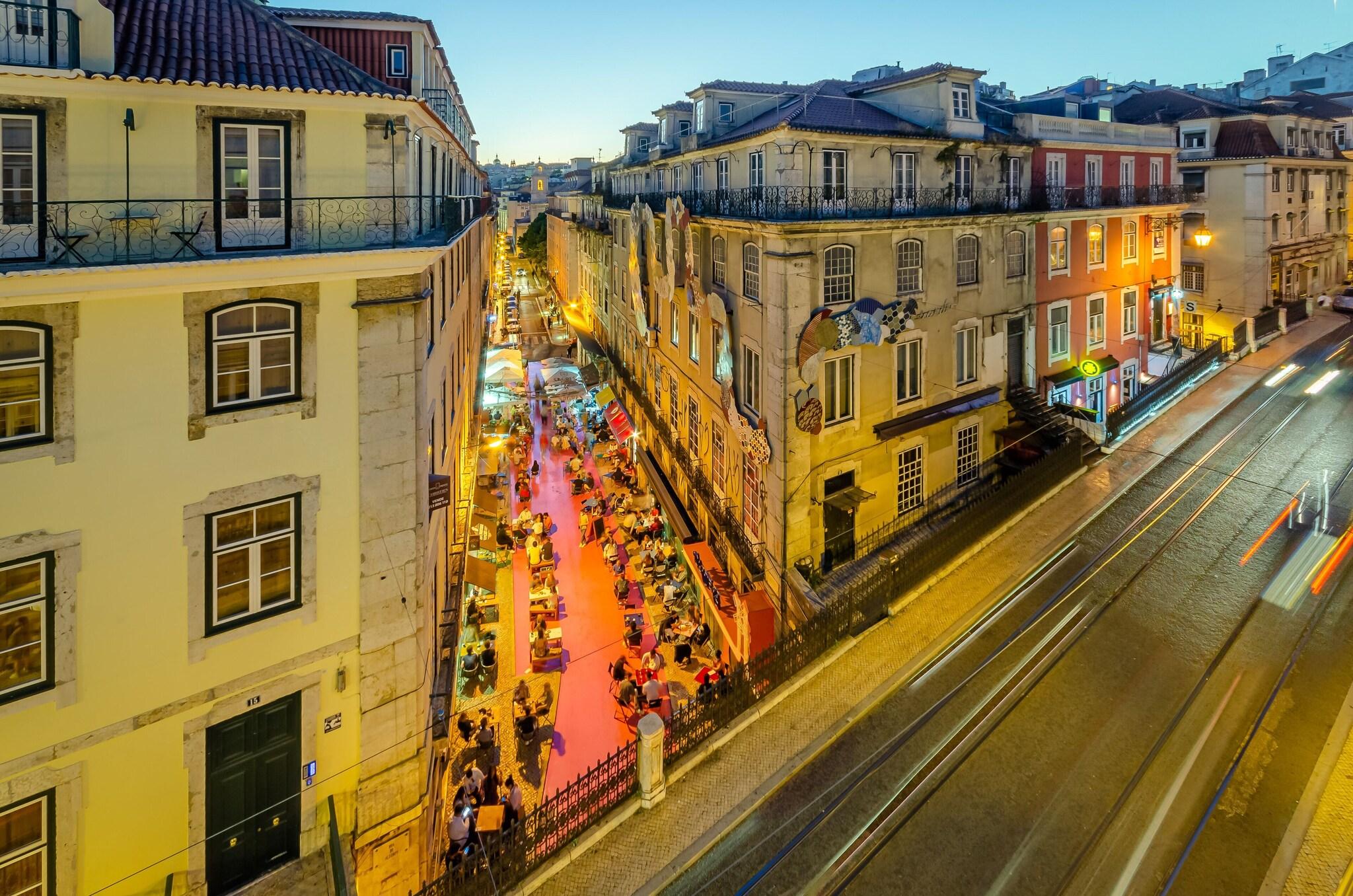 Twin Classic City View