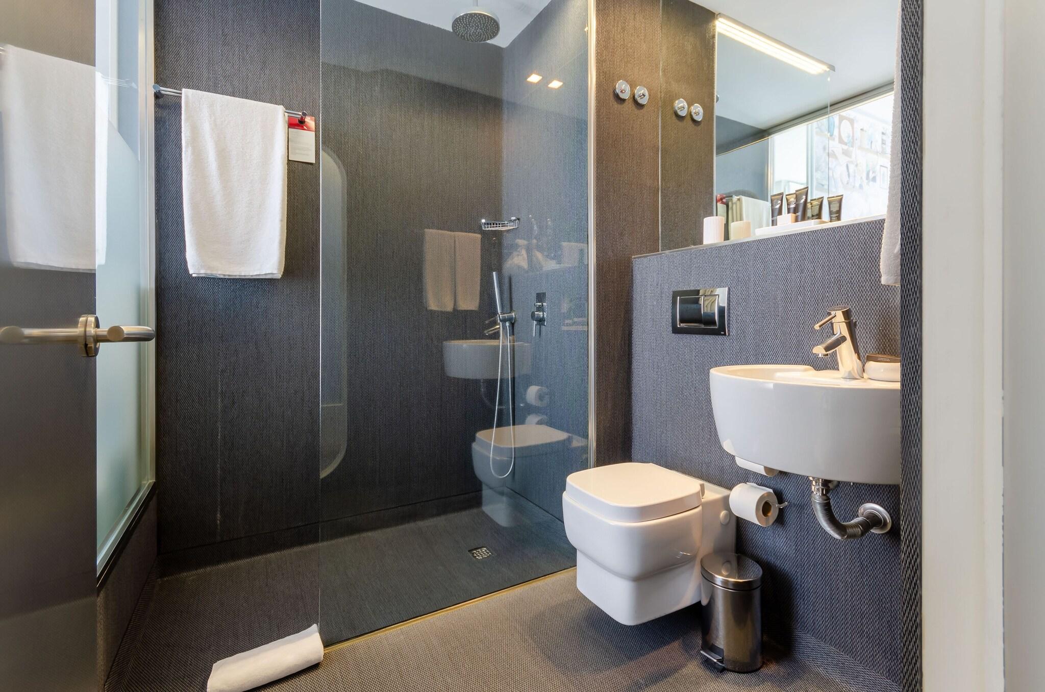 Twin Classic City View