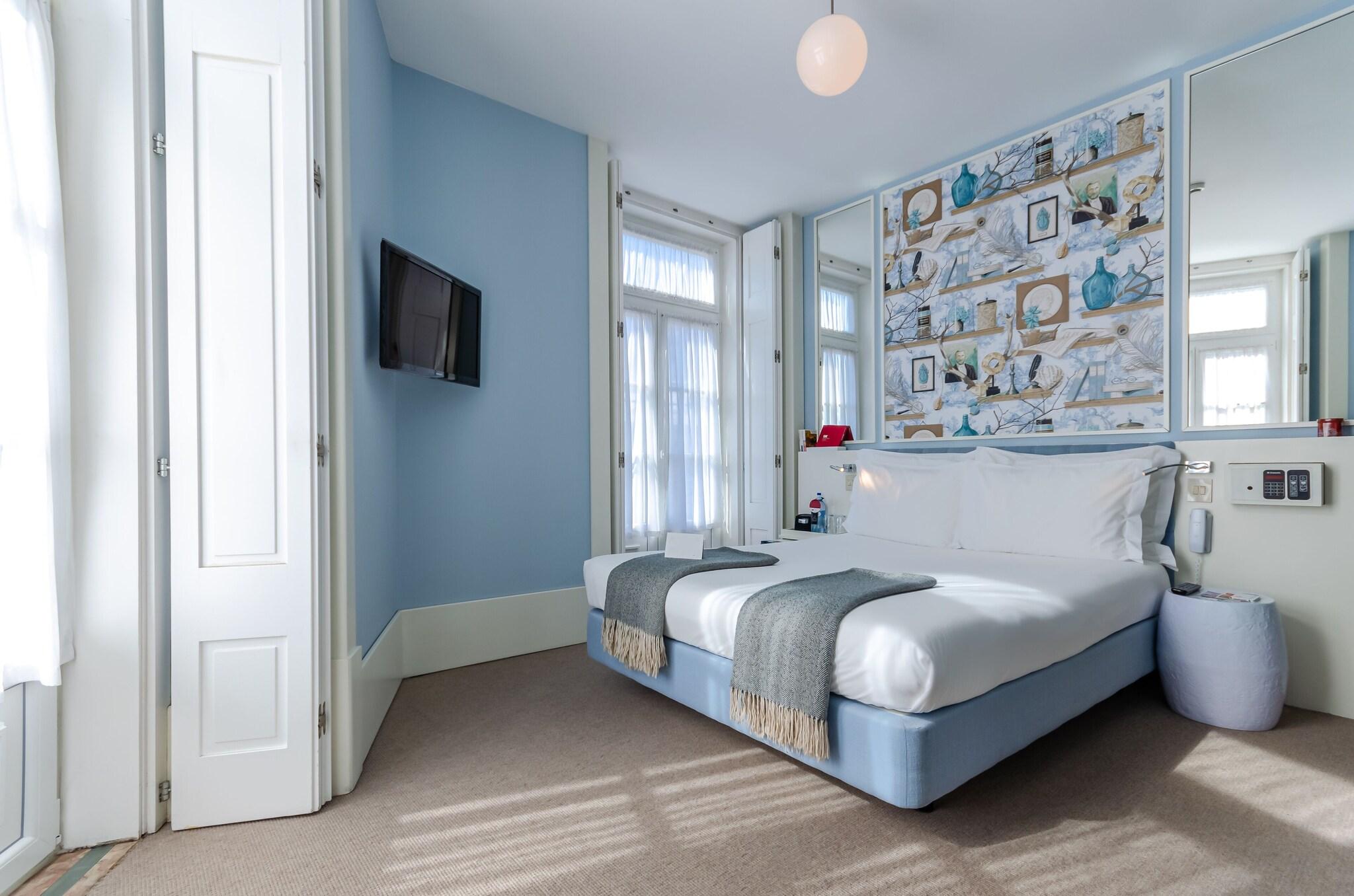 Twin Classic City View