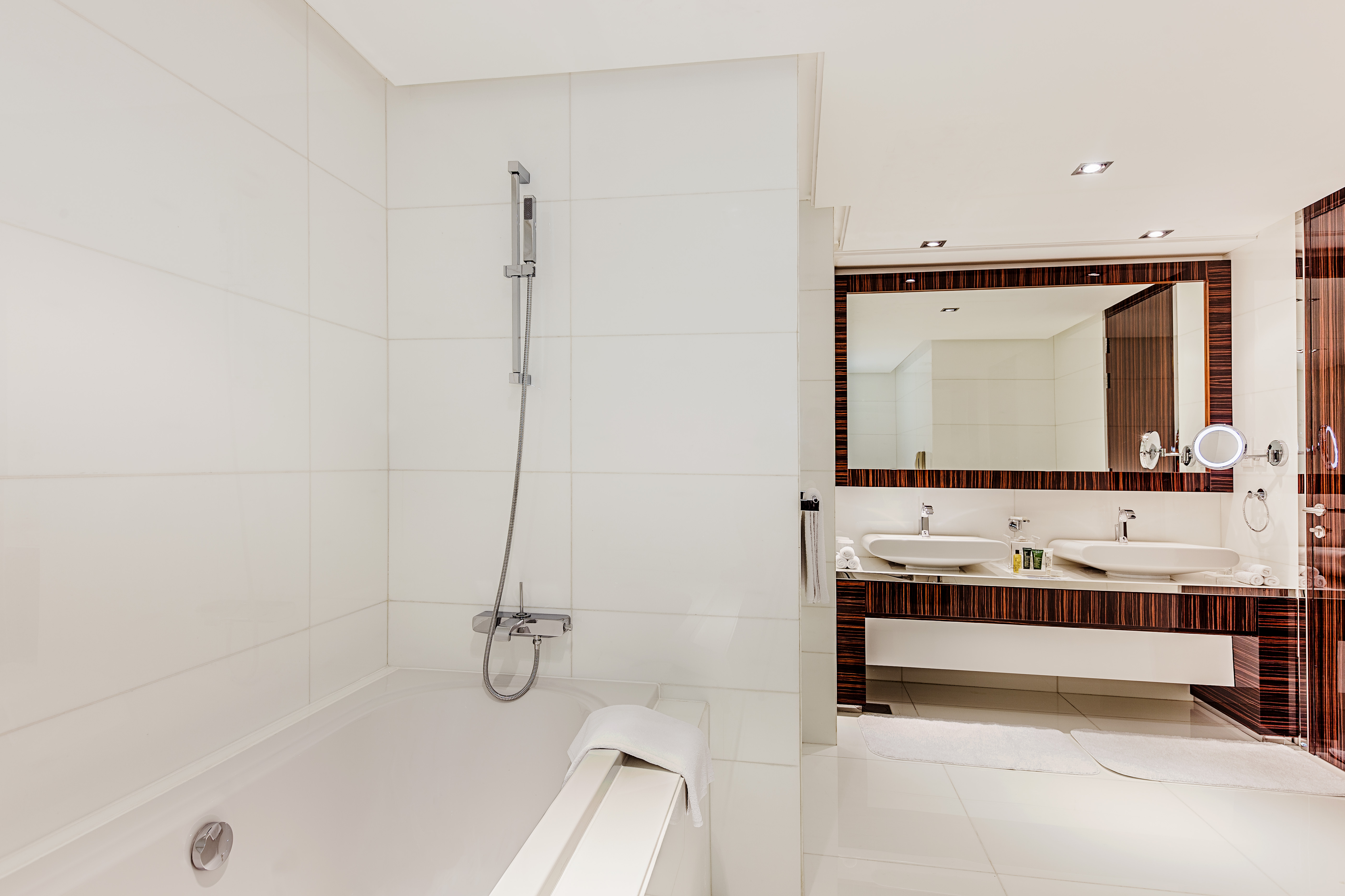 Suite Four Bedrooms