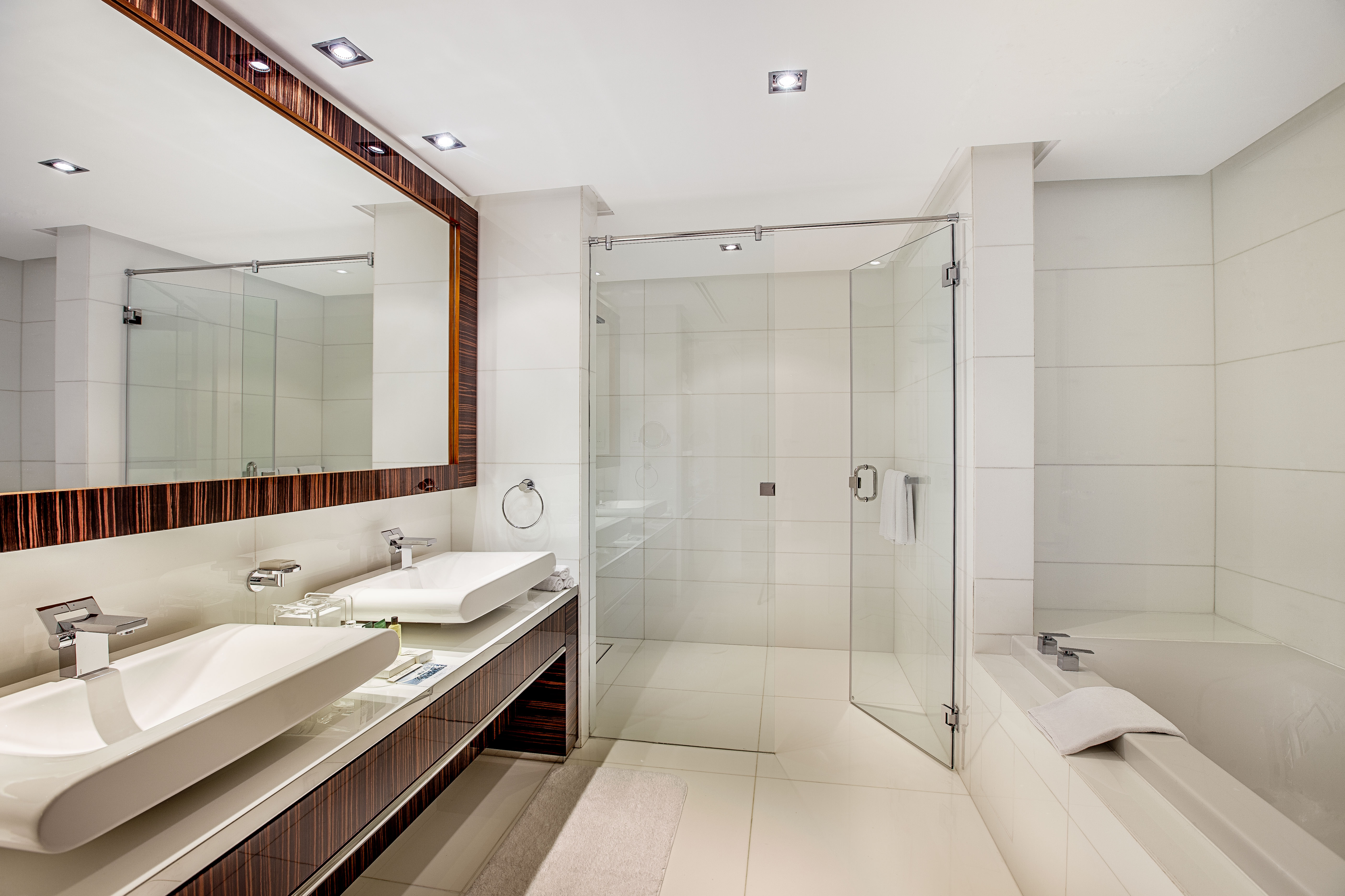 Suite Four Bedrooms