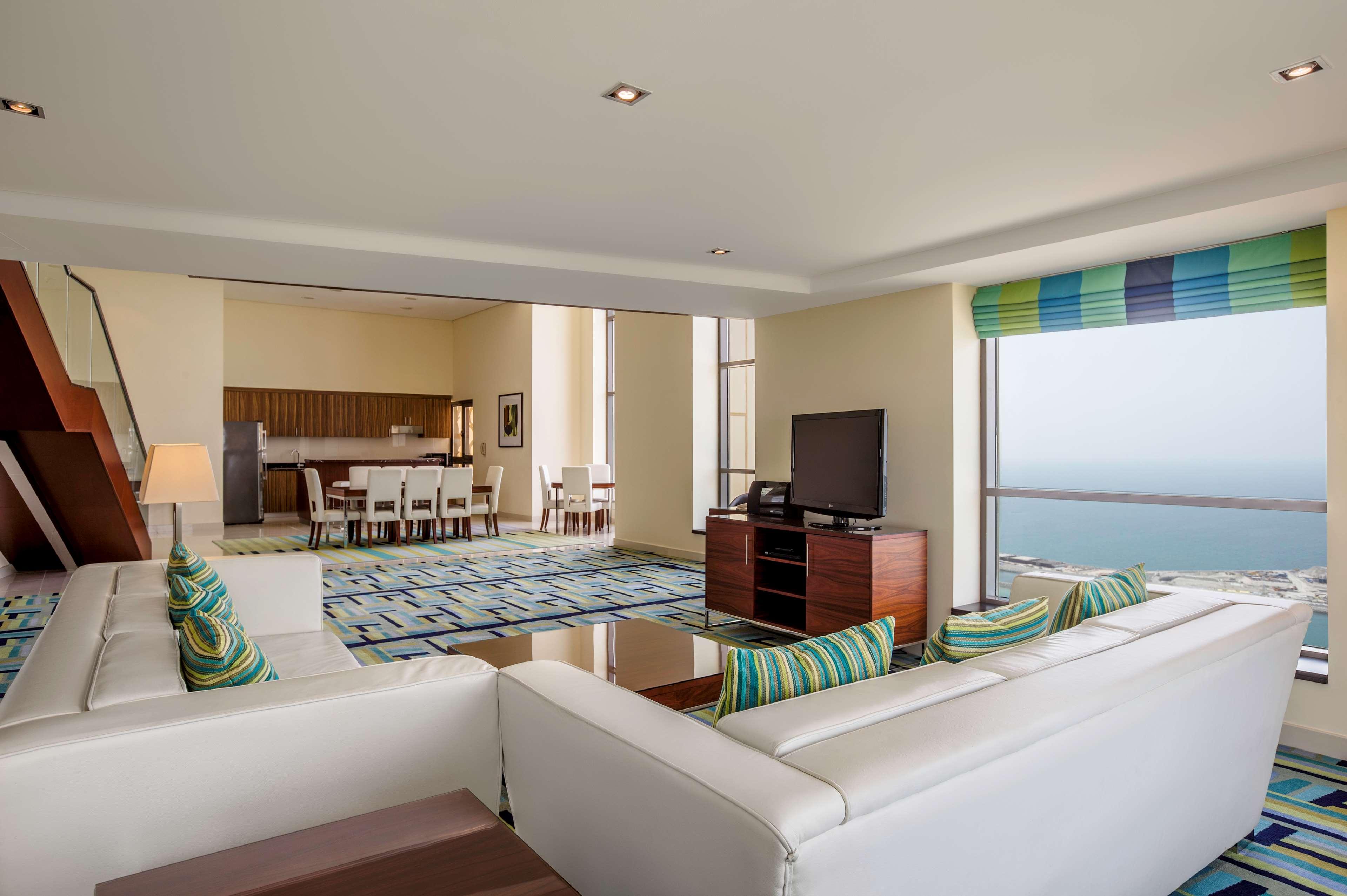 Suite Sea View King Bed
