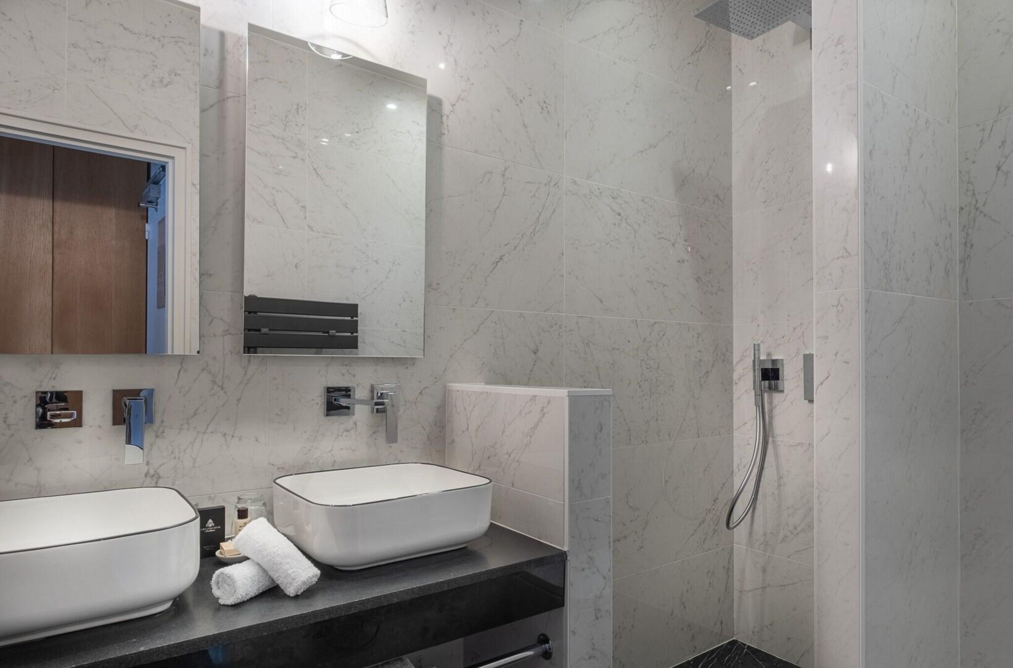 Double Queen Size Bed