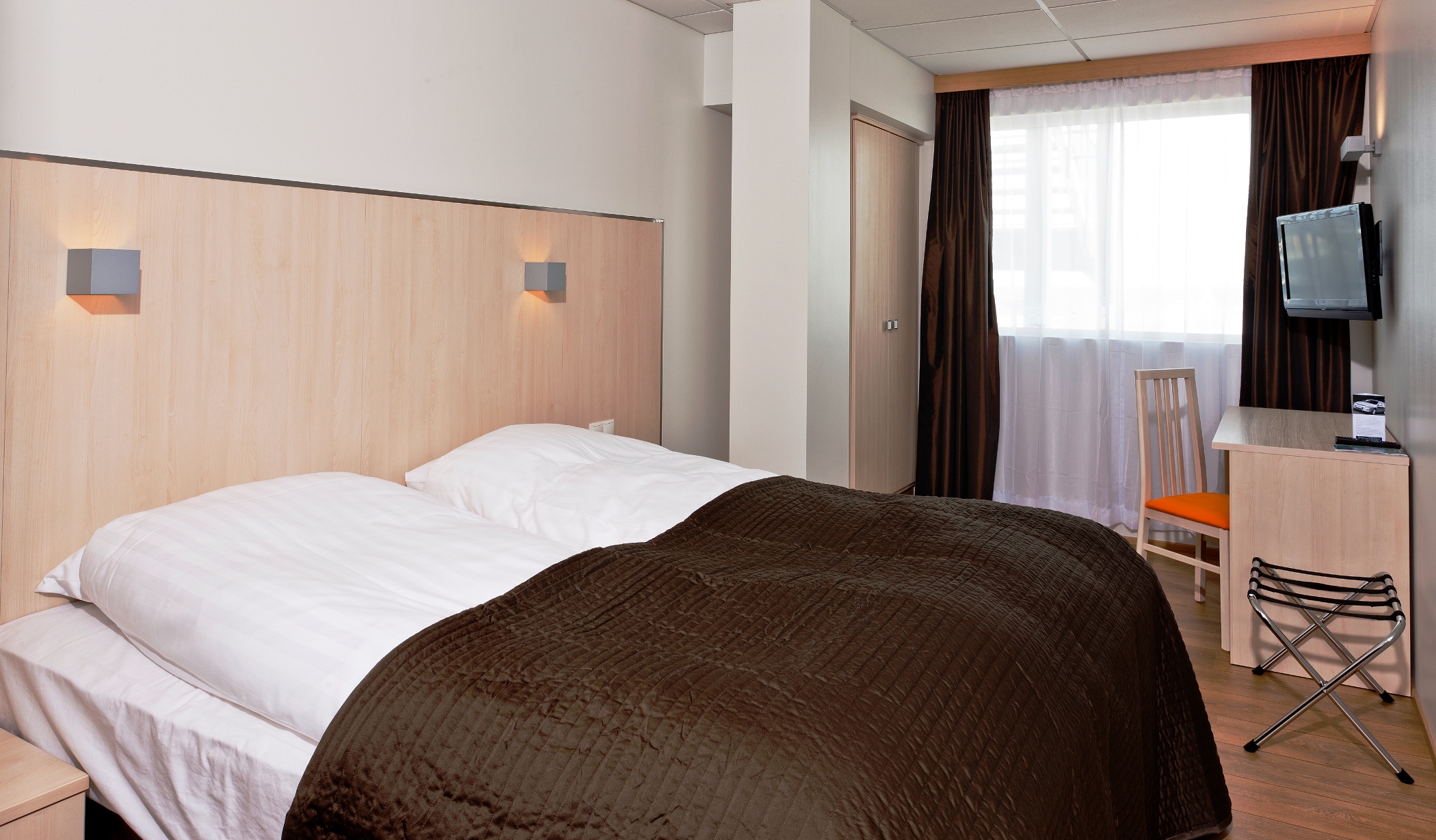 Double or Twin Standard