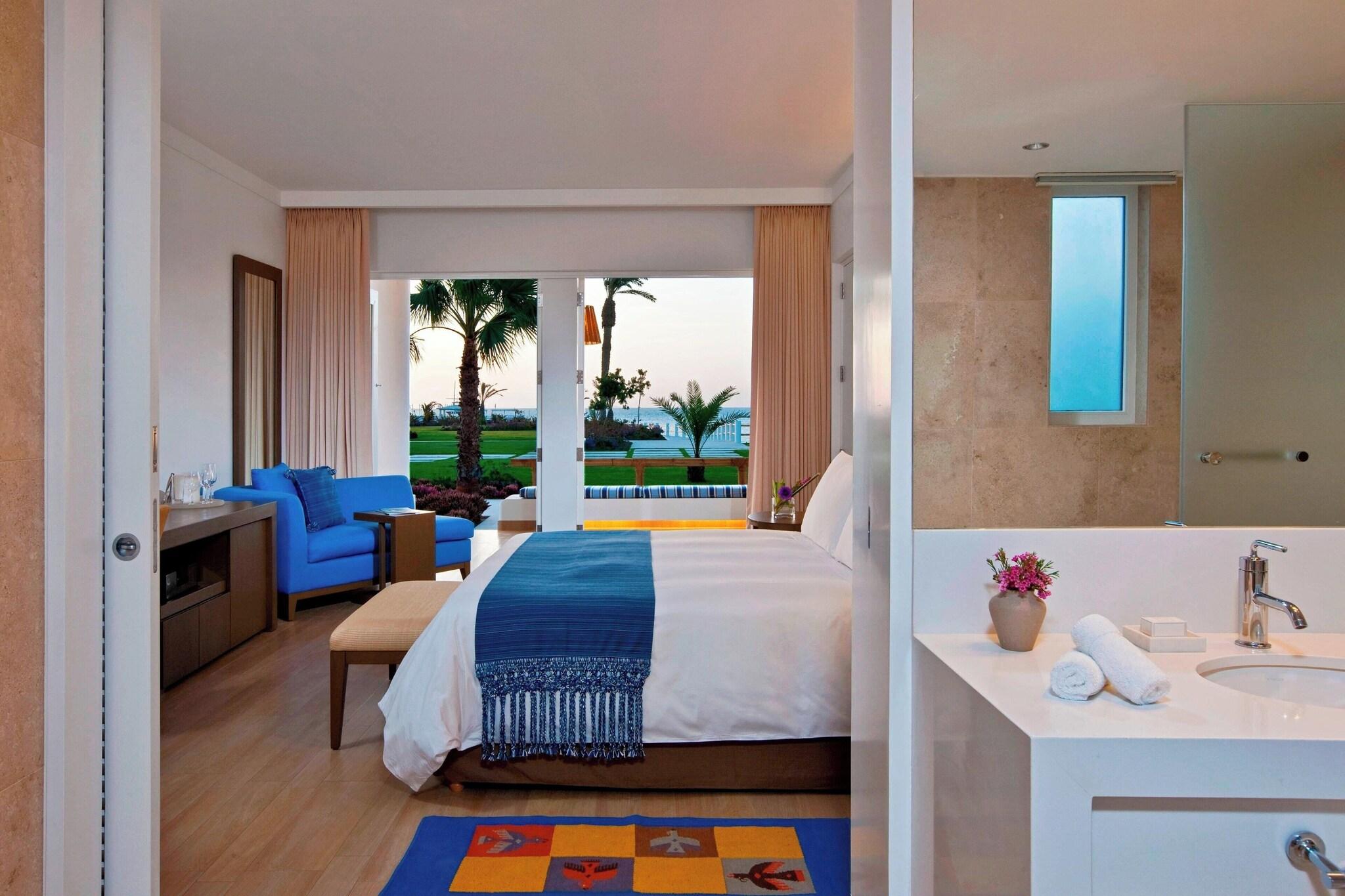 Double Deluxe King Bed