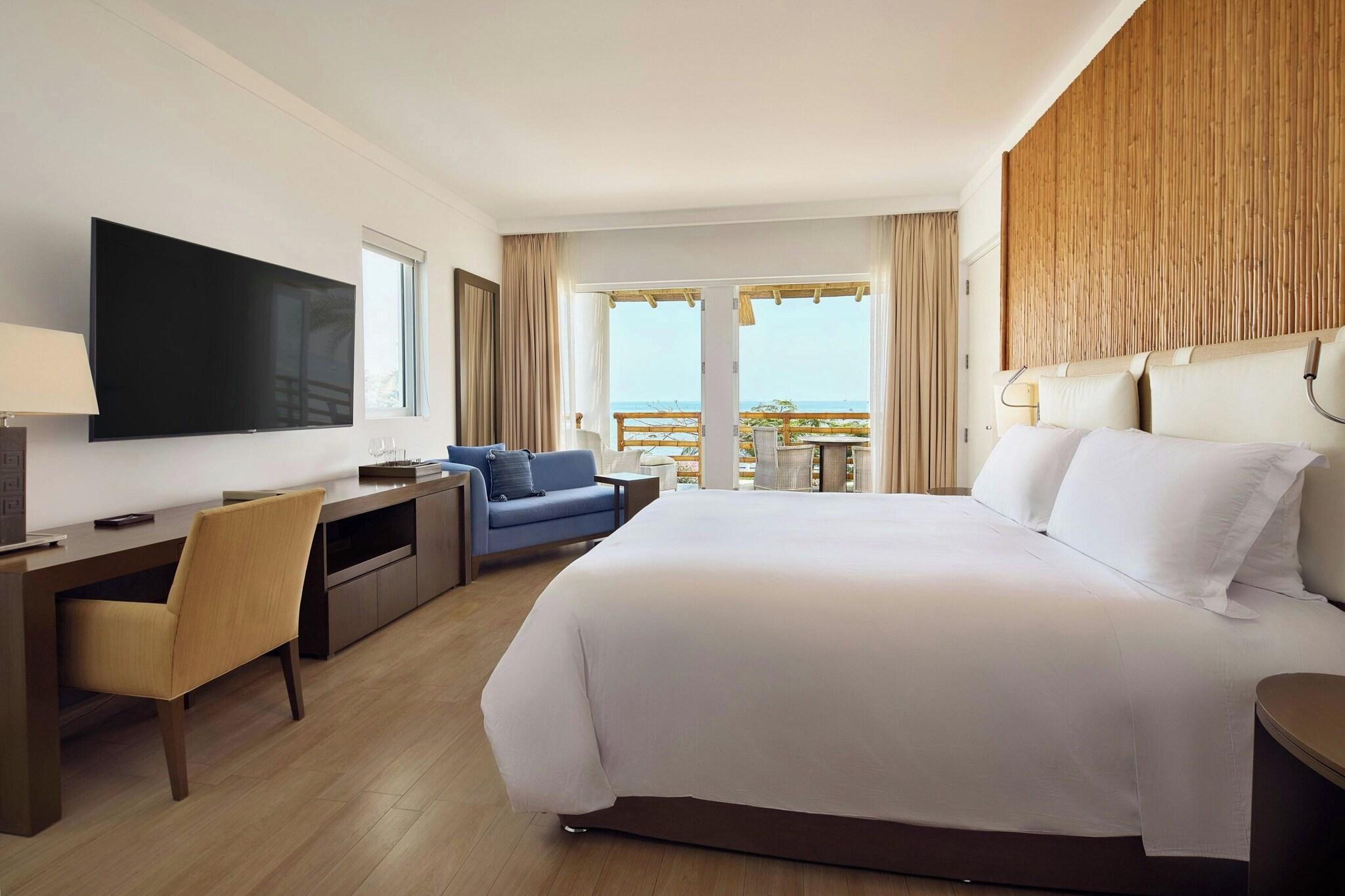 Double Deluxe King Bed