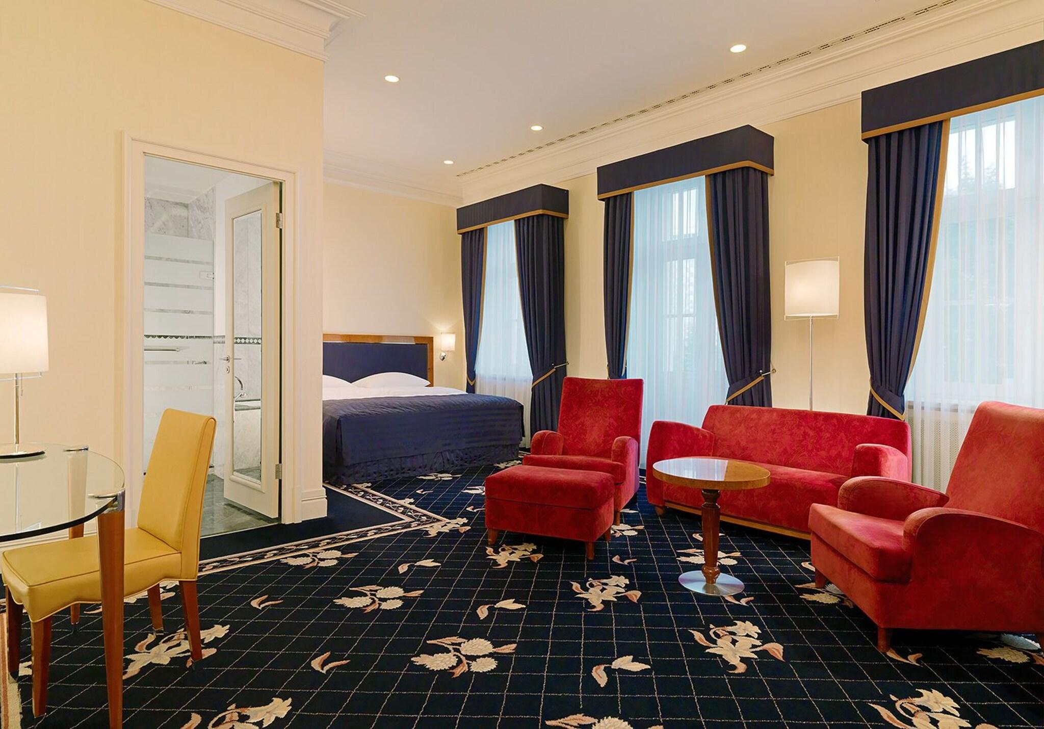 Junior Suite King Size Bed