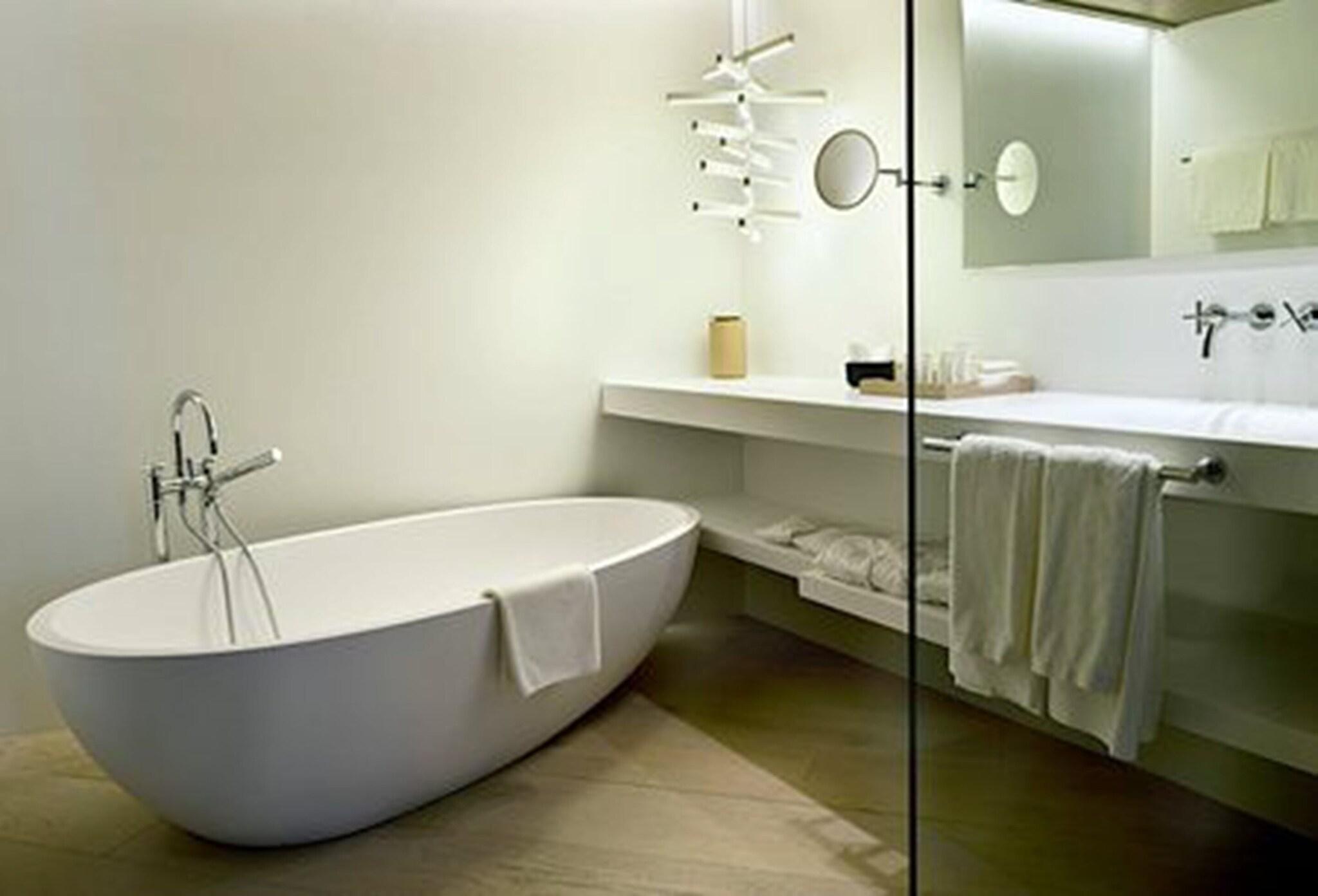 Junior Suite King Size Bed