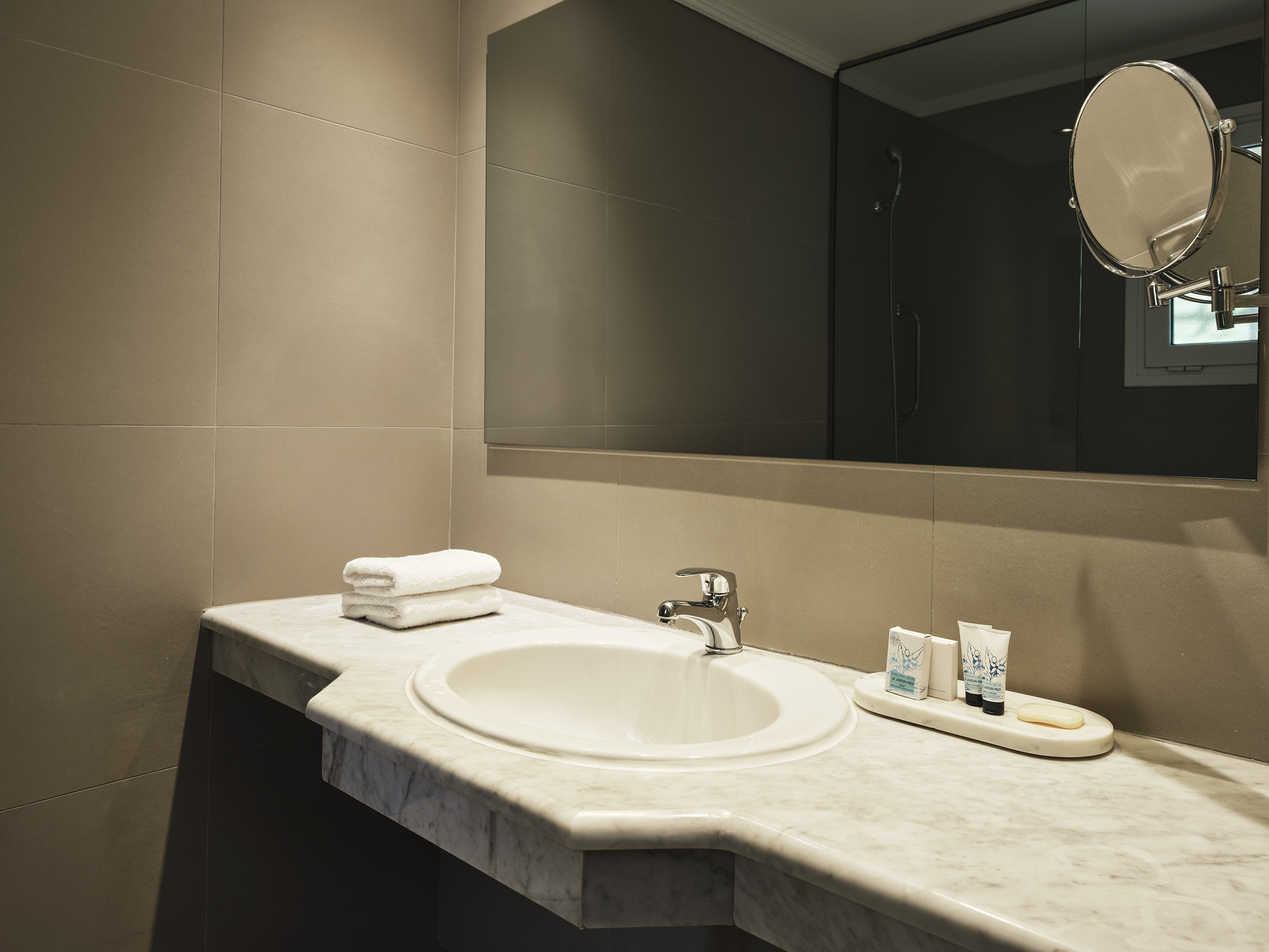 Bungalow Garden View