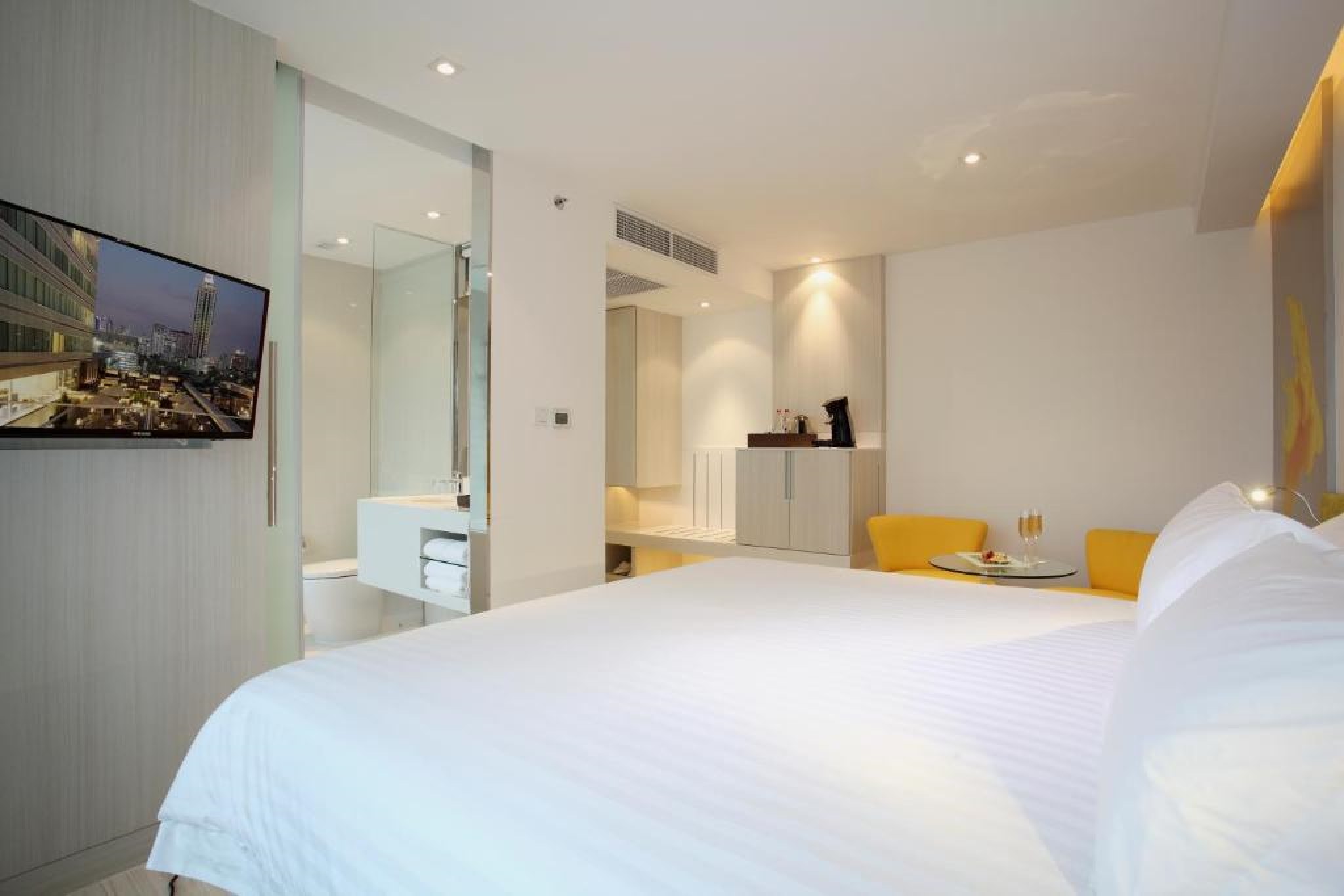 Family Room Deluxe King Bed