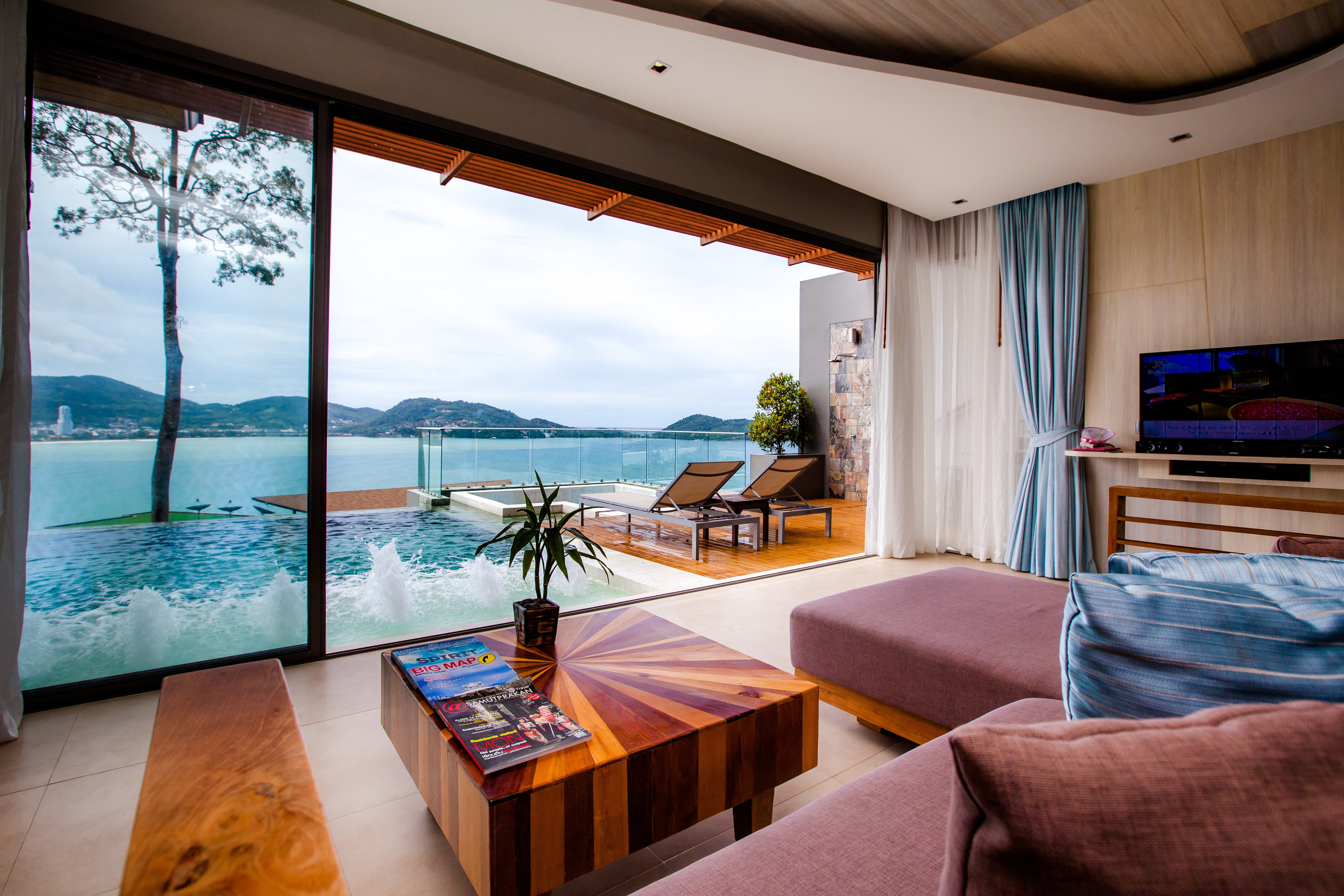 Double or Twin with Private Pool