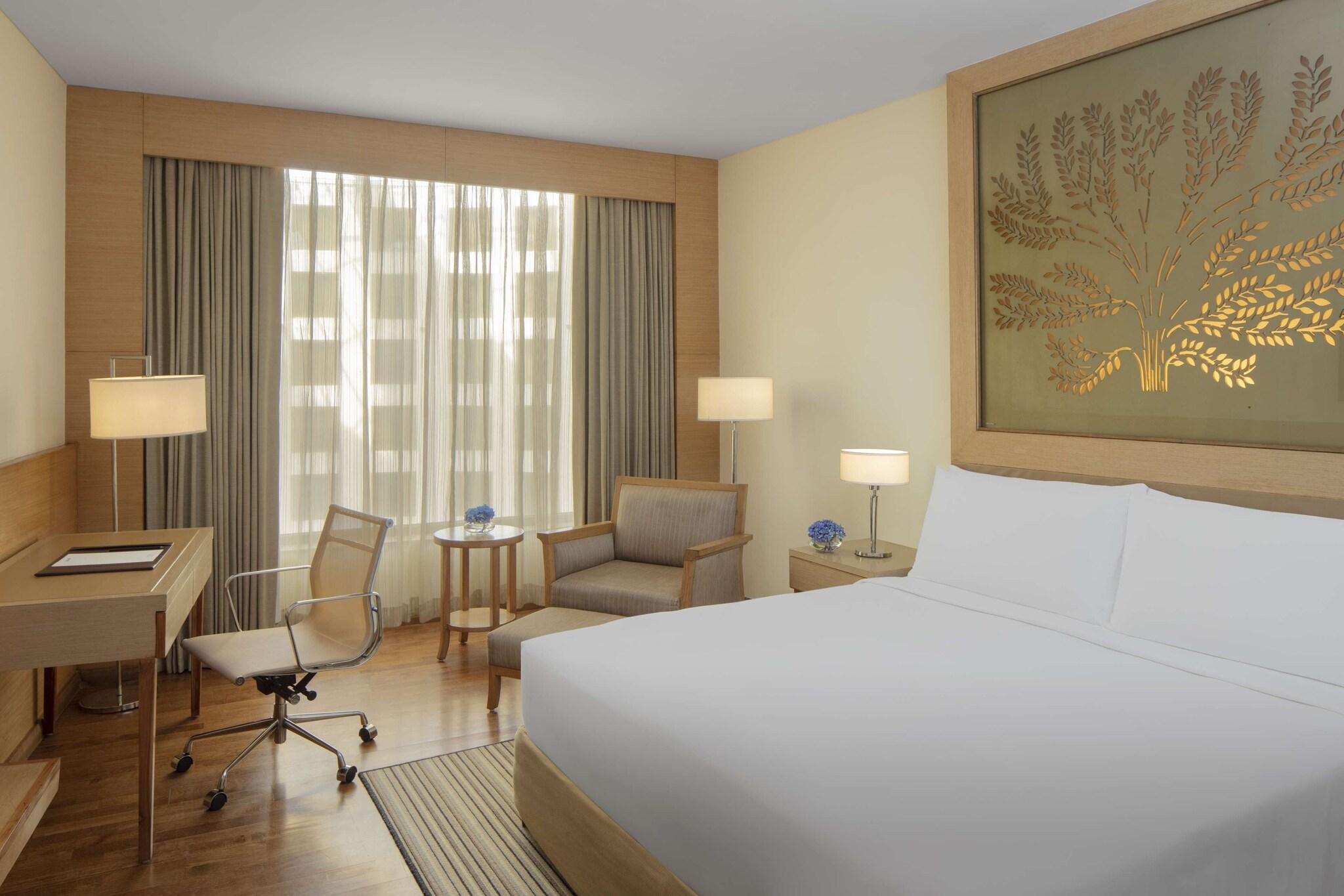 Double Business King Bed