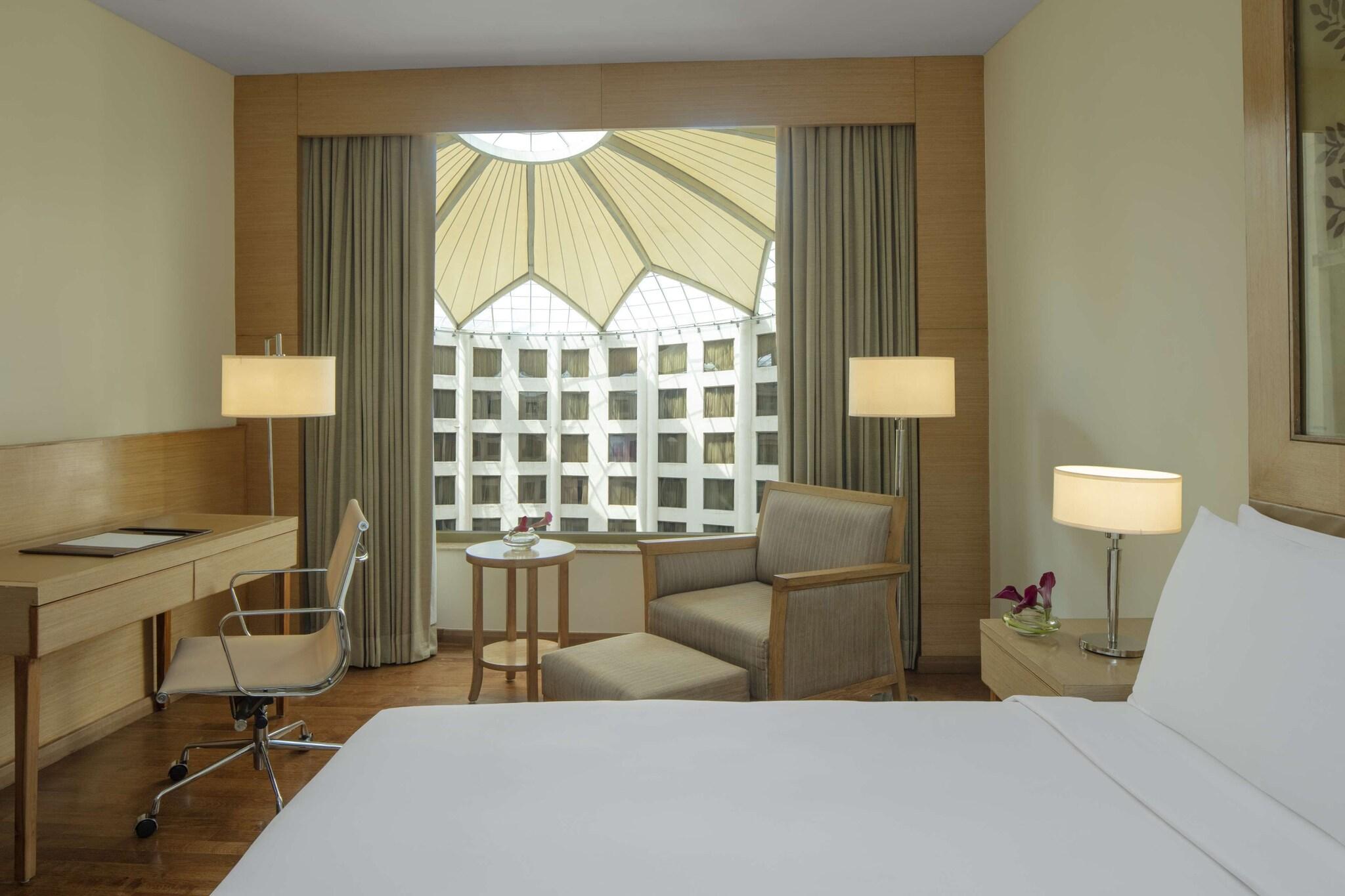 Double Business King Bed