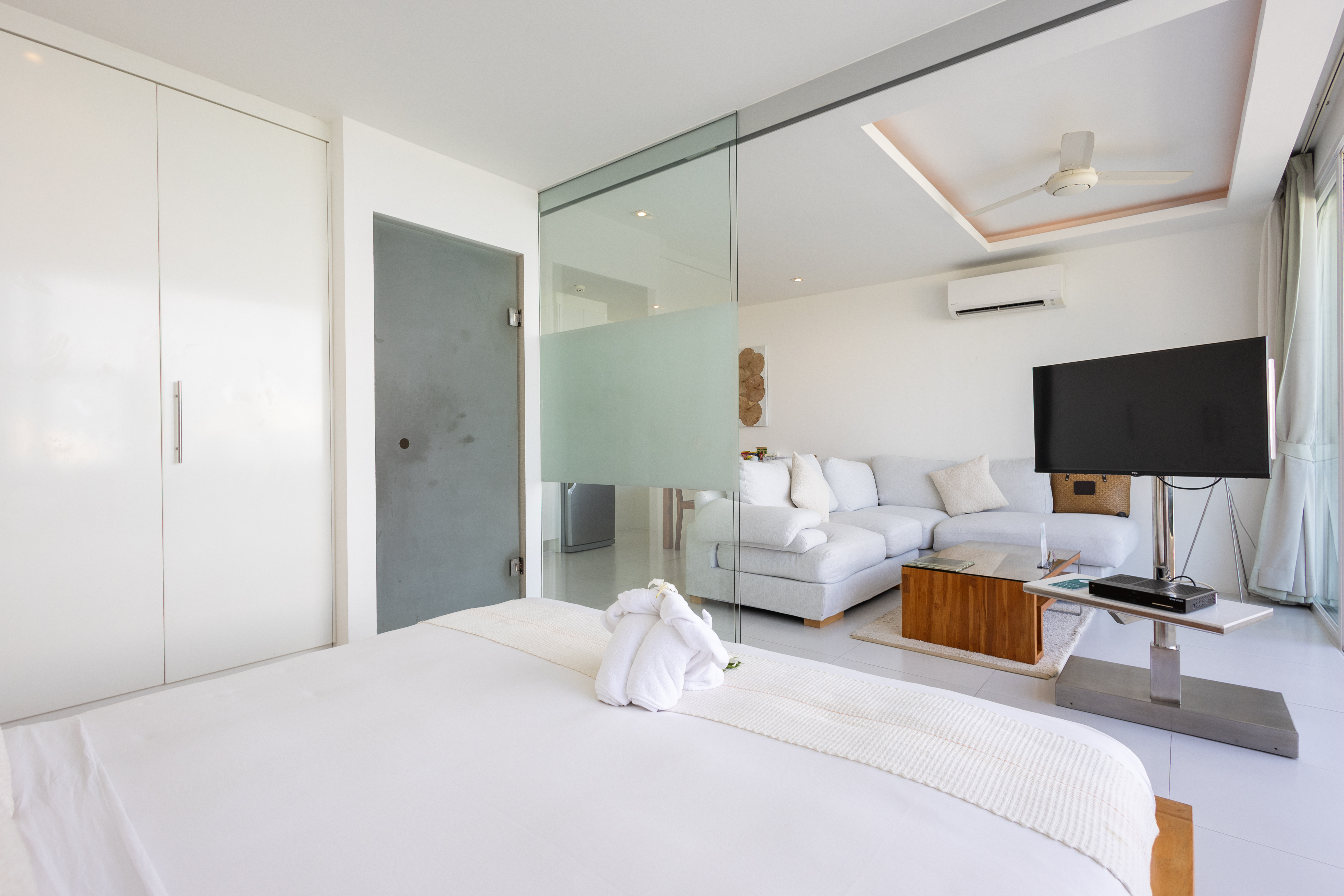 Suite Pool View One Bedroom