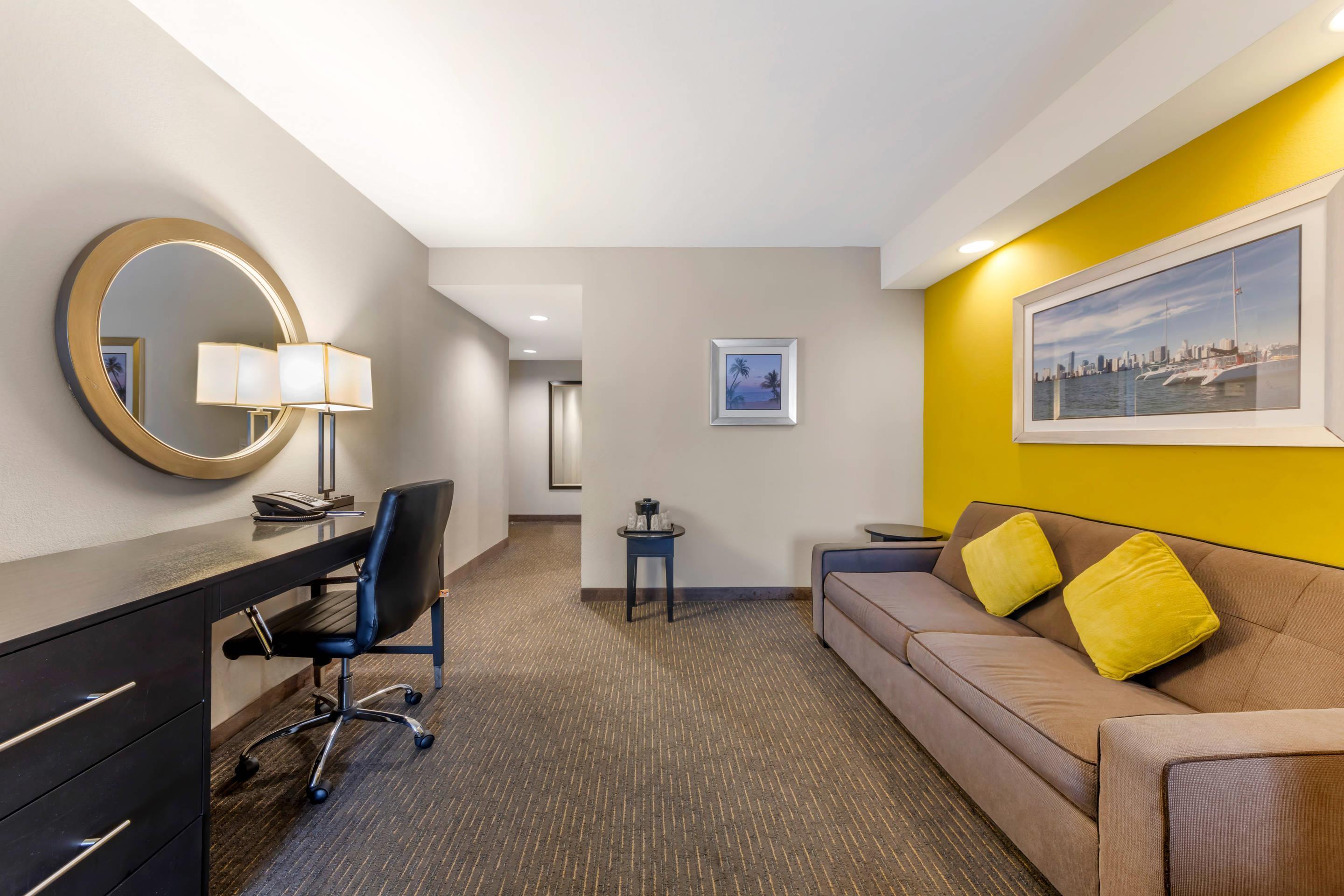 Suite Two Queen Beds Non Smoking