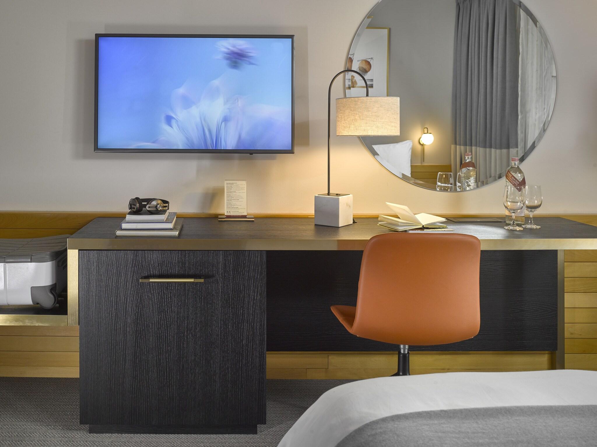 Suite Queen Size Bed