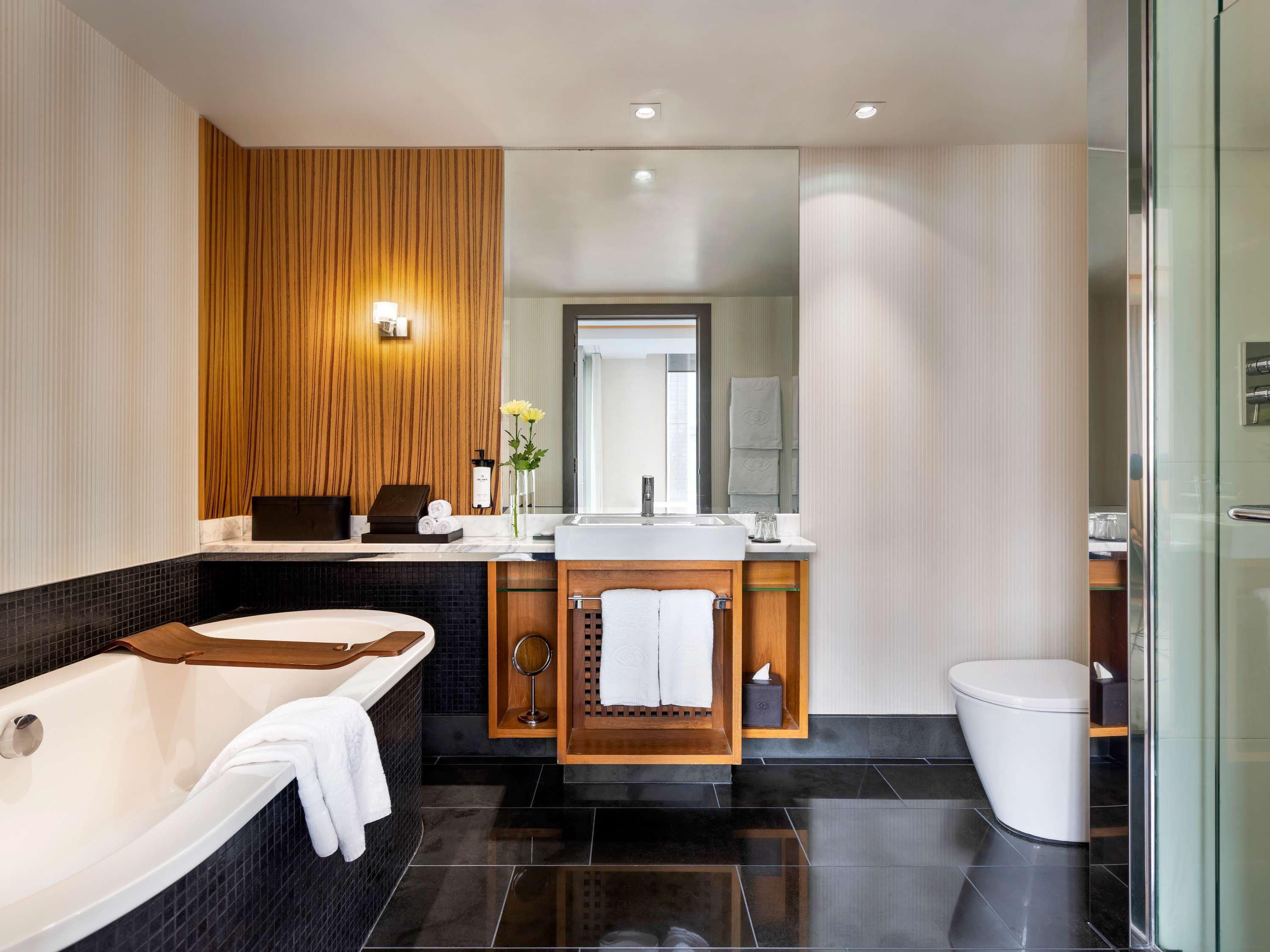 Junior Suite Club King Bed