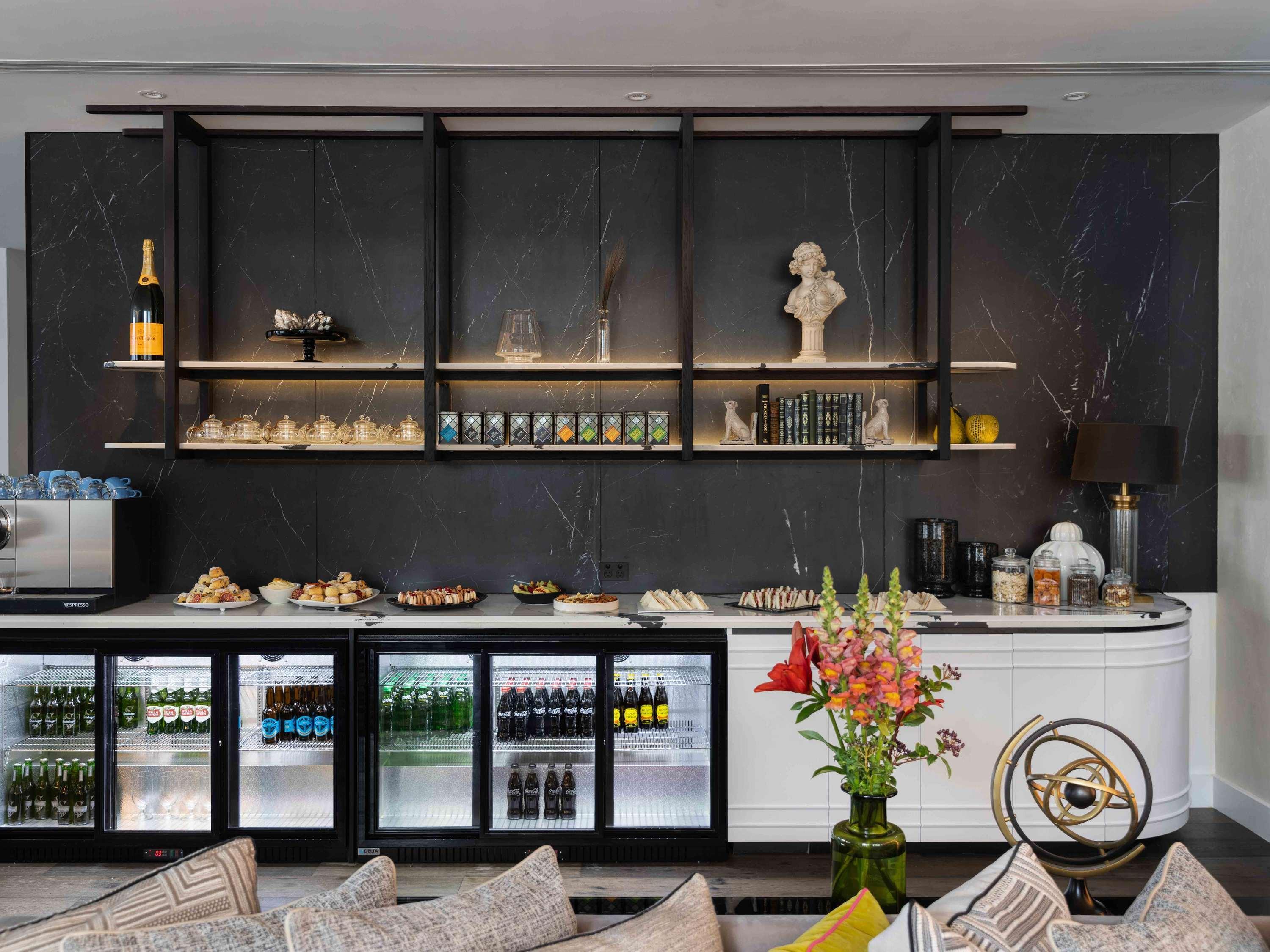 Junior Suite Club King Bed