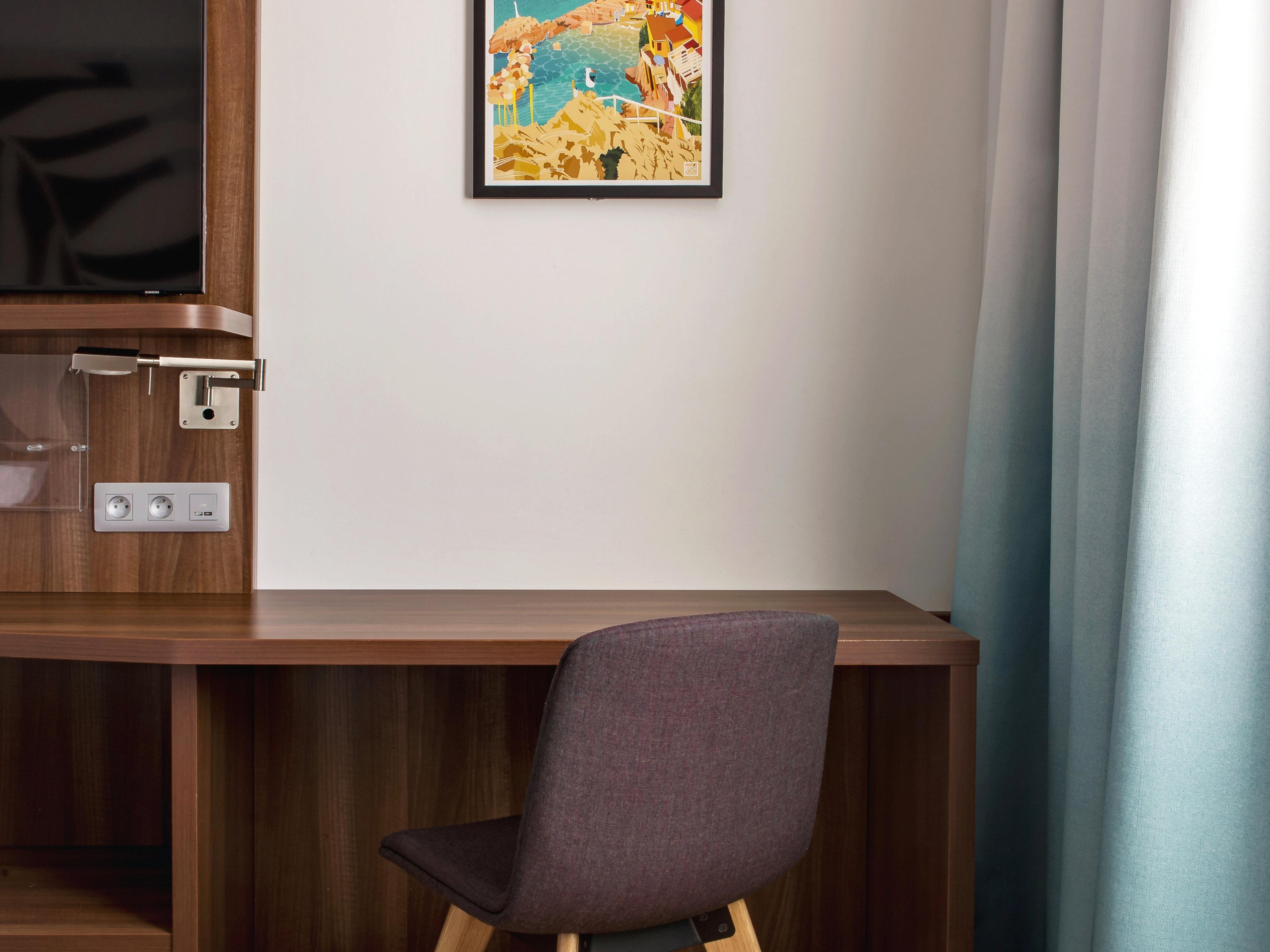 Double Queen Size Bed